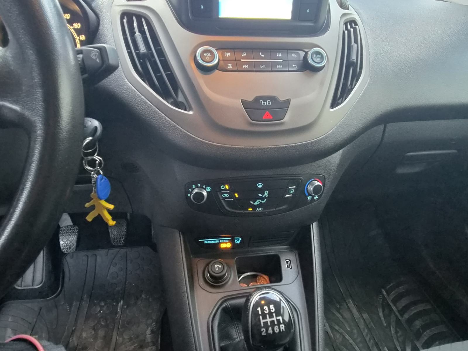 Ford Tourneo Courier 1,5 TDCi, fotografija 14