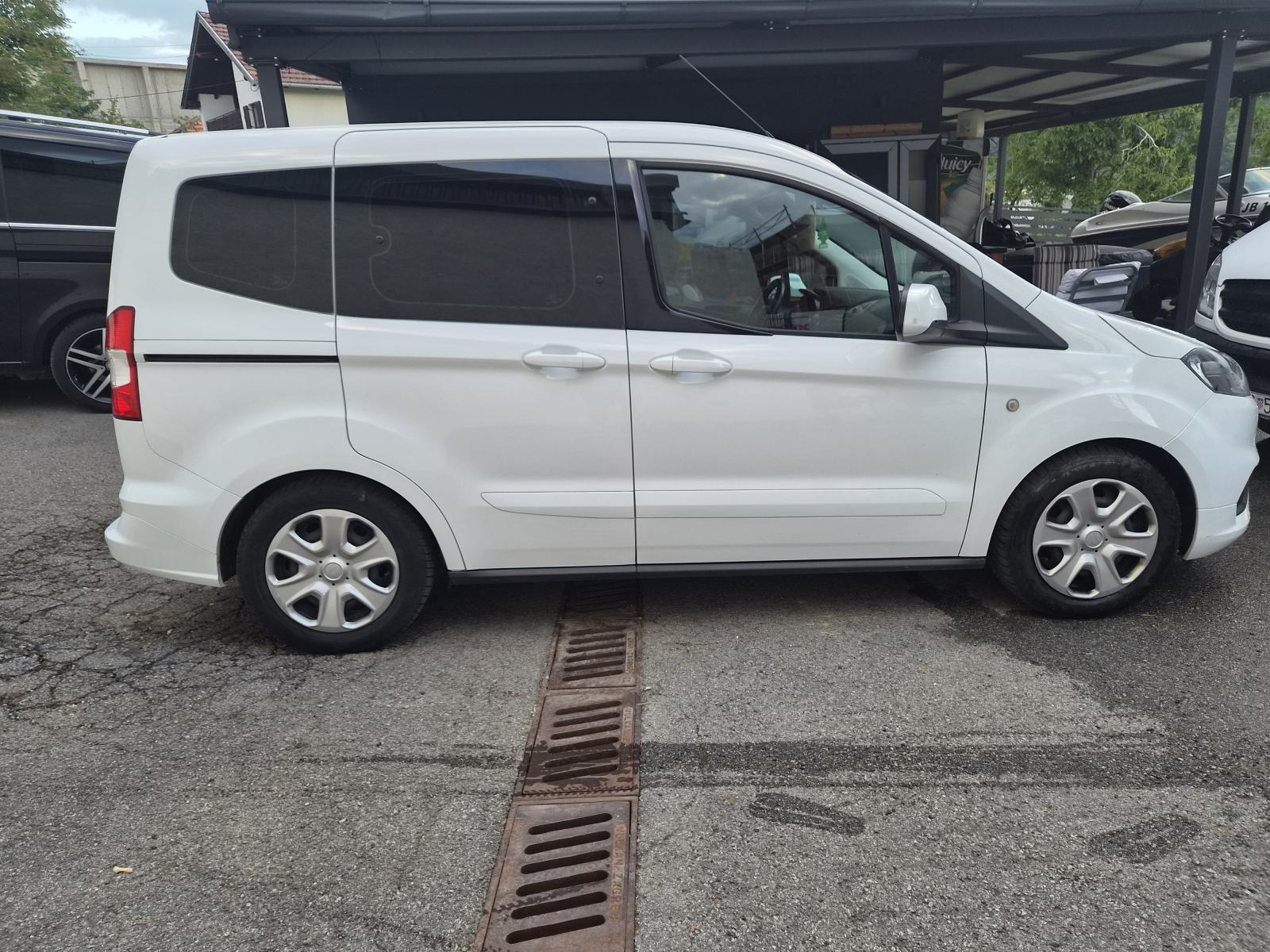 Ford Tourneo Courier 1,5 TDCi, fotografija 6
