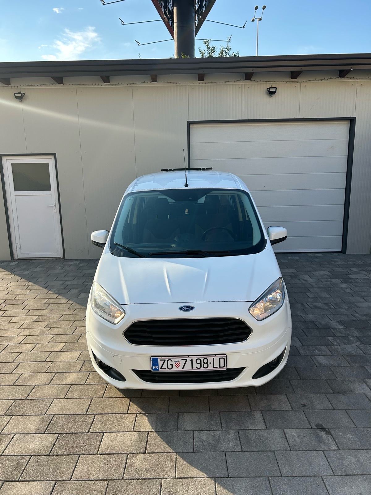 Ford Tourneo Courier 1,5 TDCi, fotografija 3