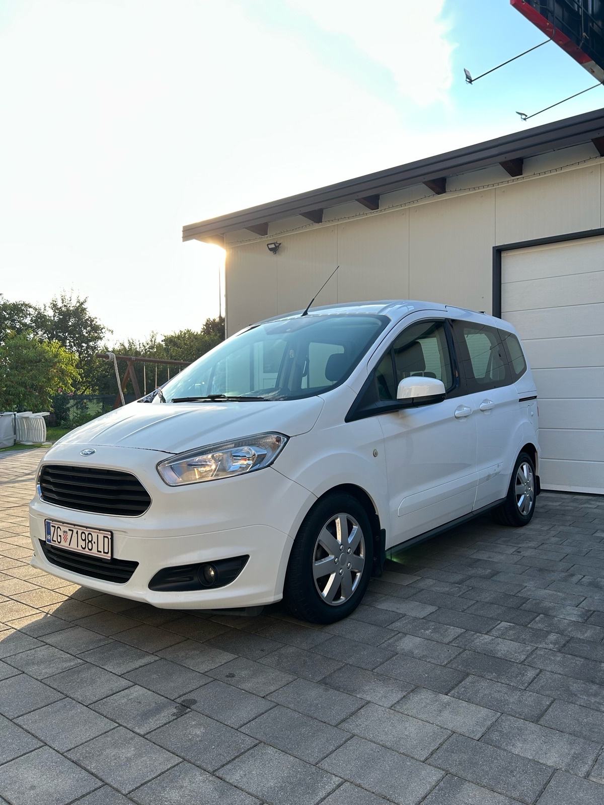 Ford Tourneo Courier 1,5 TDCi, fotografija 6