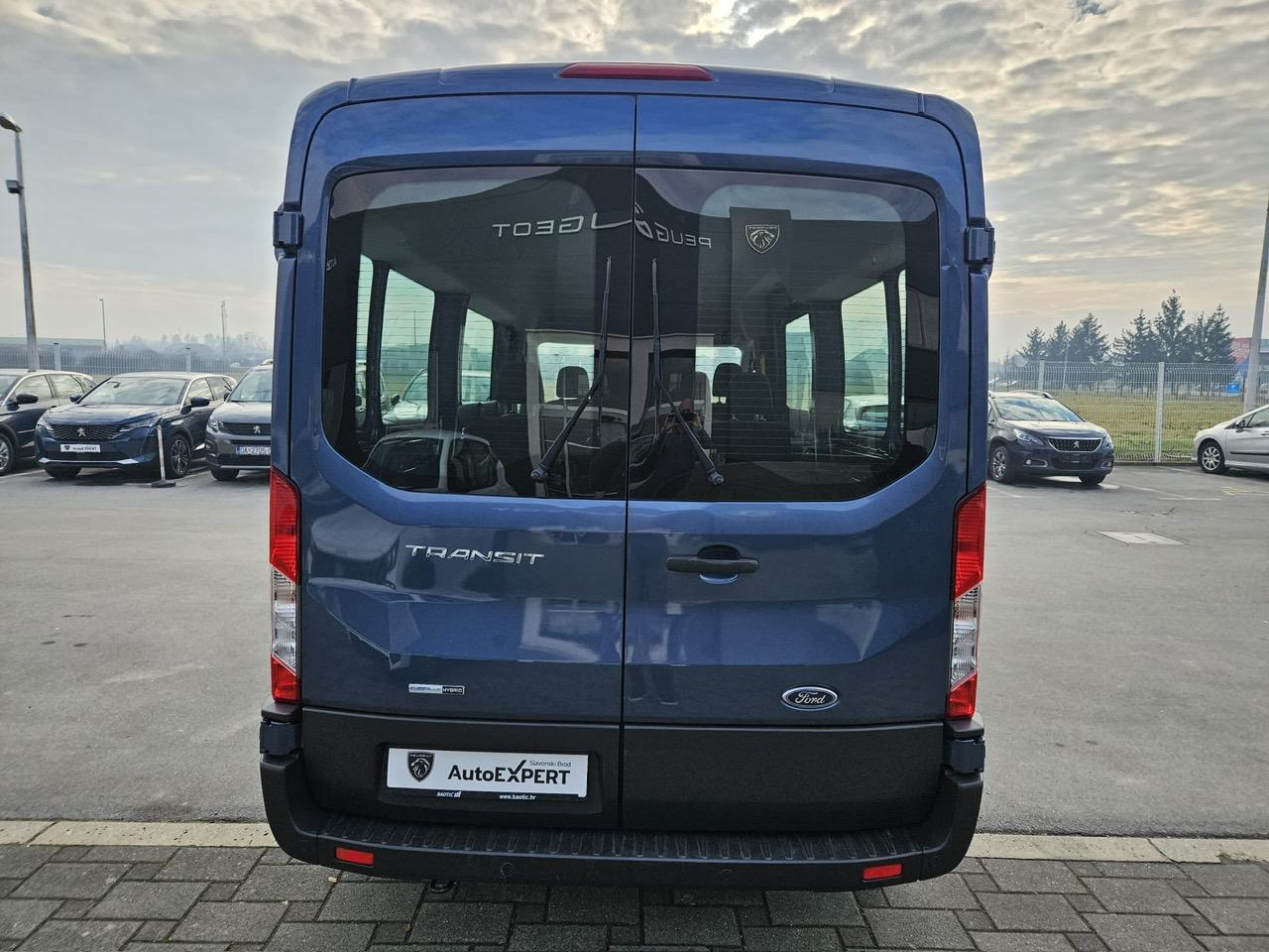 FORD TRANSIT 2,0 TDCi MHEV 130 KS, 9 SJEDALA,U PDV-u,ODLIČAN,PRILIKA, fotografija 7