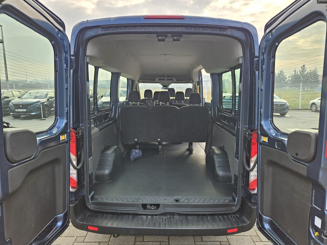 FORD TRANSIT 2,0 TDCi MHEV 130 KS, 9 SJEDALA,U PDV-u,ODLIČAN,PRILIKA, fotografija 8