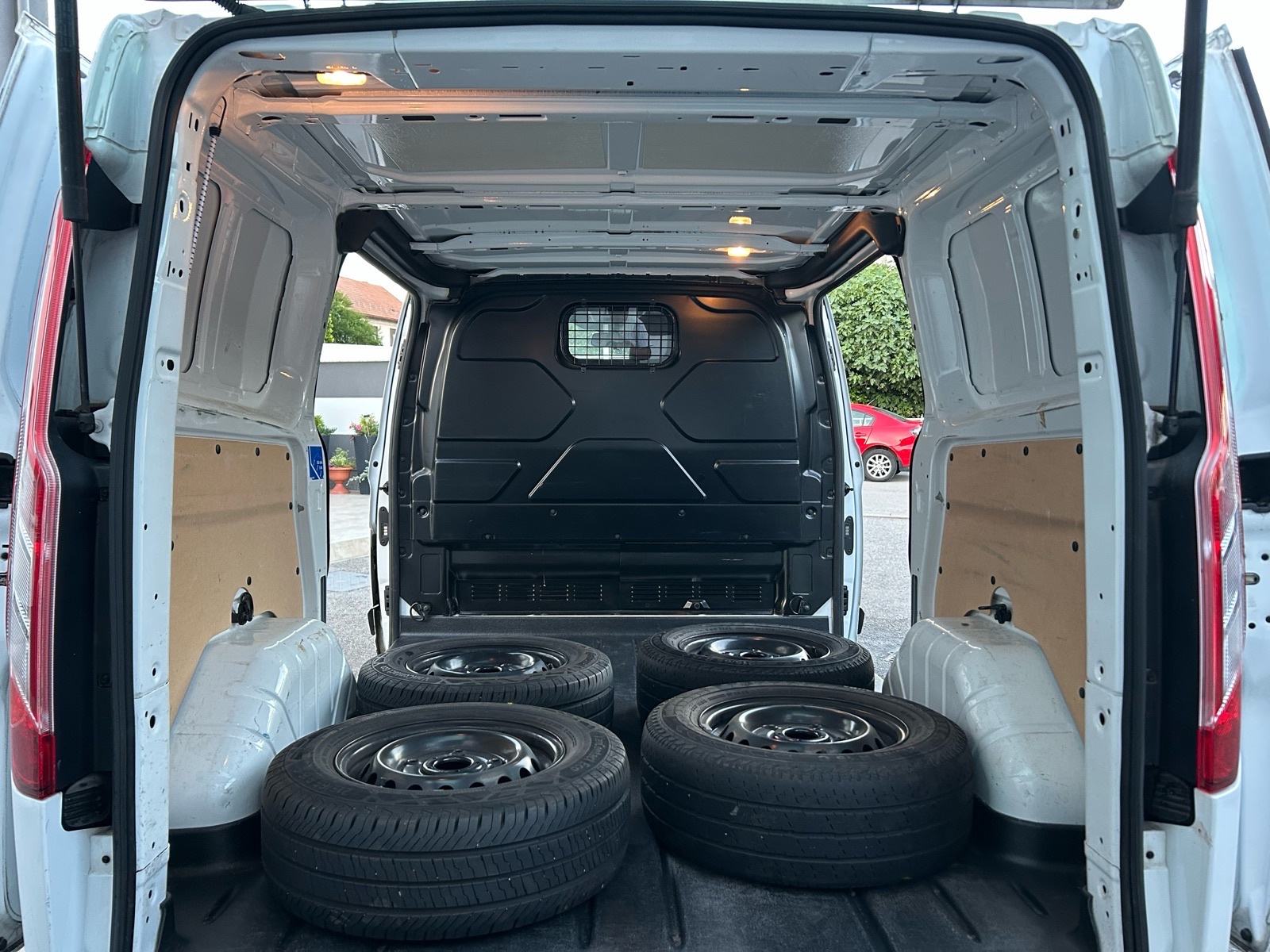 Ford Transit Custom 2.0 TDCI 2019G.NOVI MODEL TOPSTANJE 12.500€ SA PDV, fotografija 10