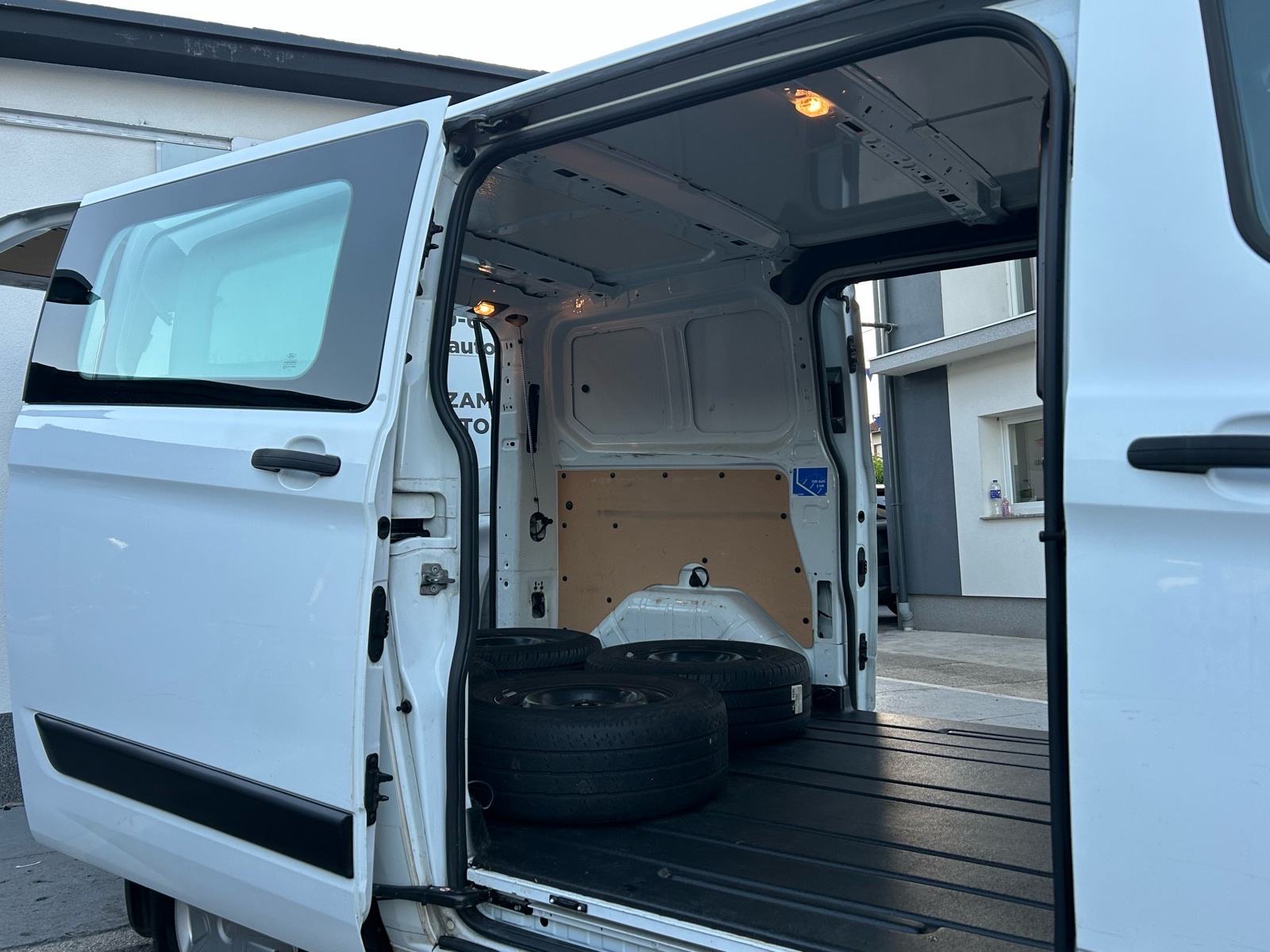 Ford Transit Custom 2.0 TDCI 2019G.NOVI MODEL TOPSTANJE 12.500€ SA PDV, fotografija 11