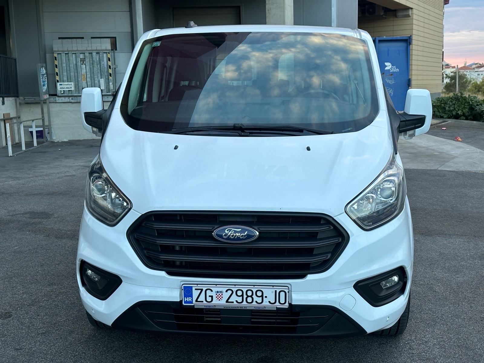 Ford Transit Custom 2,0 tdci, odlican, sjedala 8+1, ZAMJENA, fotografija 5