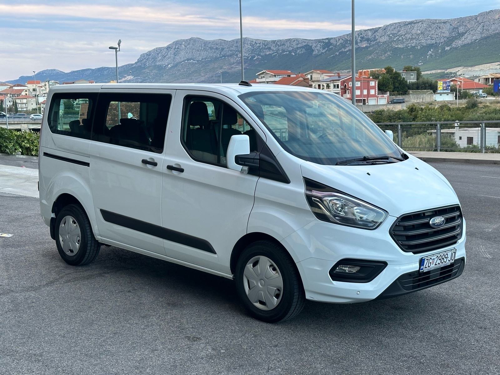 Ford Transit Custom 2,0 tdci, odlican, sjedala 8+1, ZAMJENA, fotografija 7