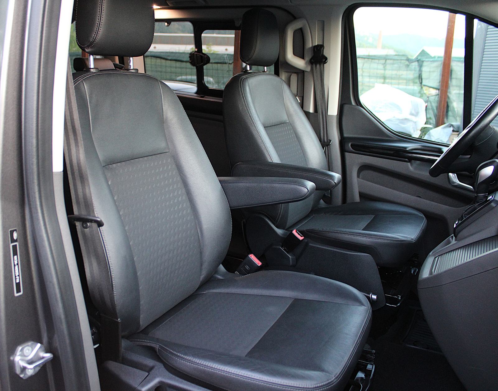 Ford Transit Custom SPORT 2.0TDCi 8sed.-avt.-185hp, fotografija 14