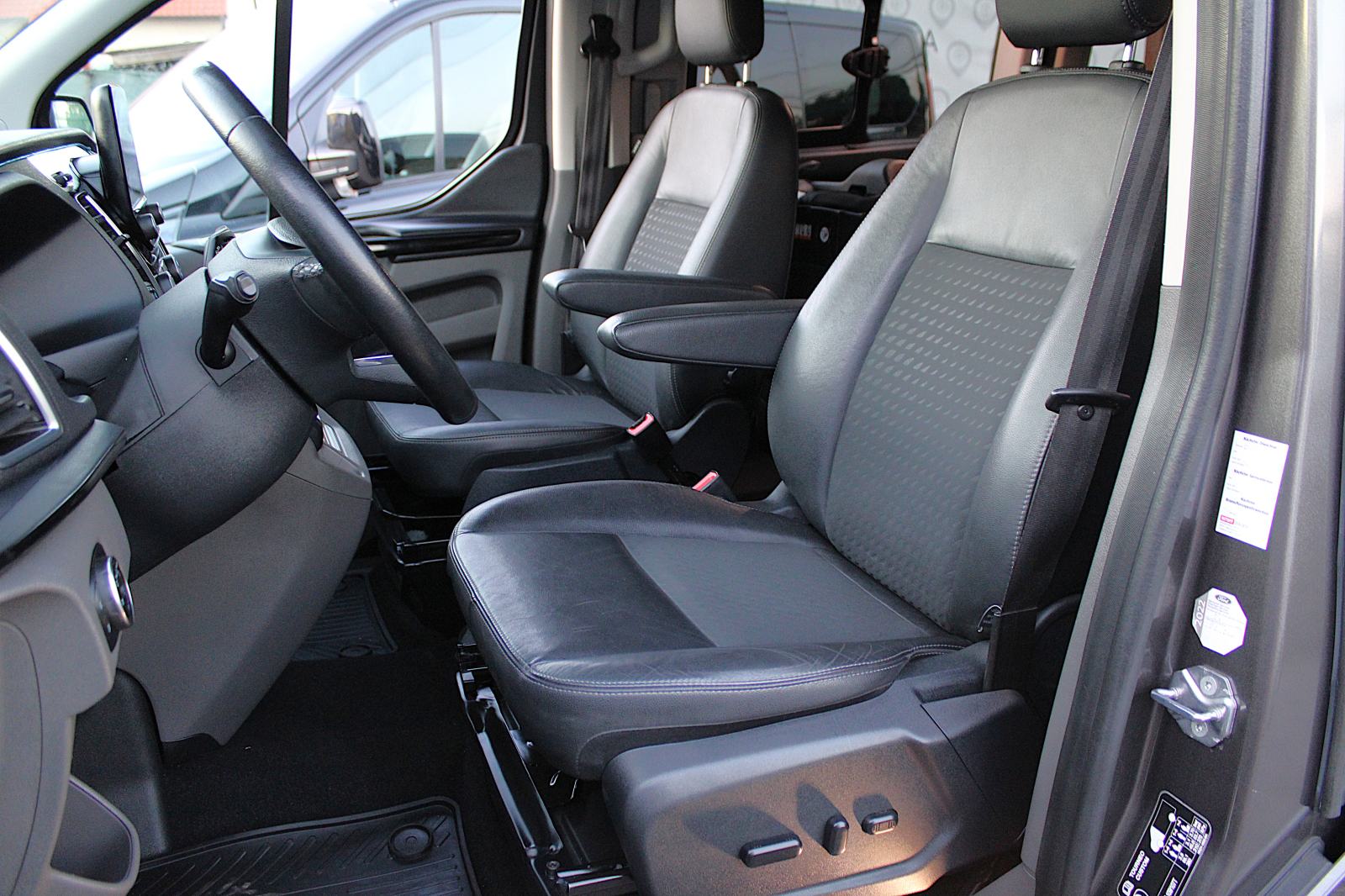 Ford Transit Custom SPORT 2.0TDCi 8sed.-avt.-185hp, fotografija 13