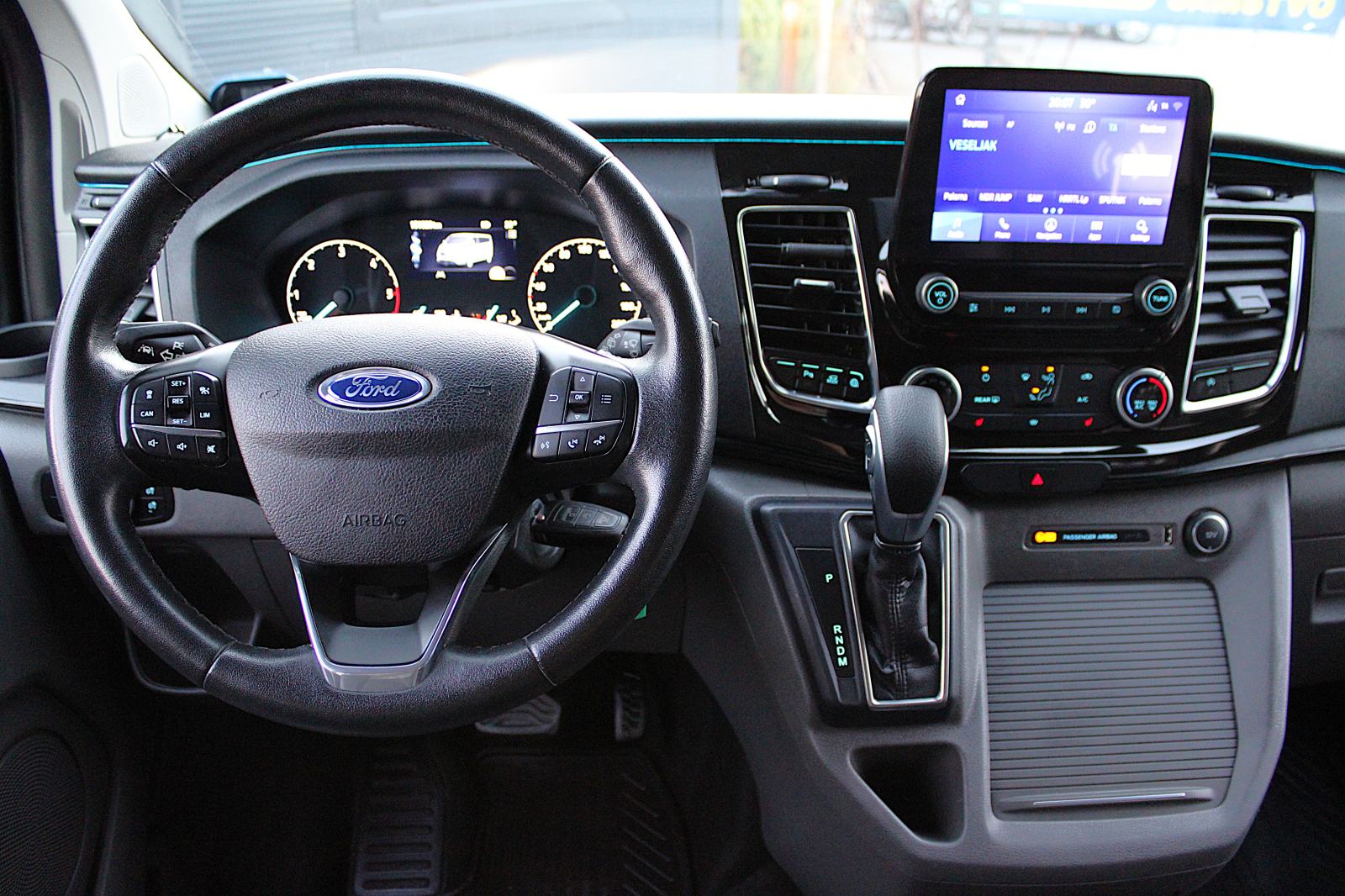 Ford Transit Custom SPORT 2.0TDCi 8sed.-avt.-185hp, fotografija 16