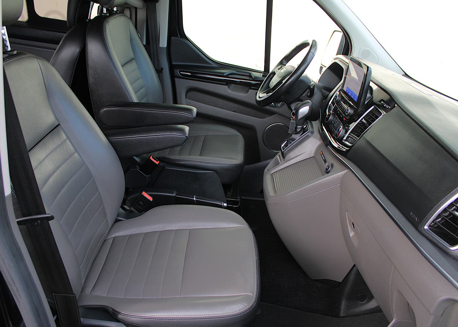 Ford Transit Custom TITANIUM X 2.0TDCi 8sed.-avt.-185hp-2xKLIMA, fotografija 11