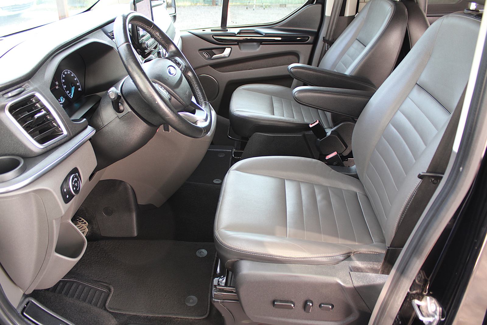 Ford Transit Custom TITANIUM X 2.0TDCi 8sed.-avt.-185hp-2xKLIMA, fotografija 10