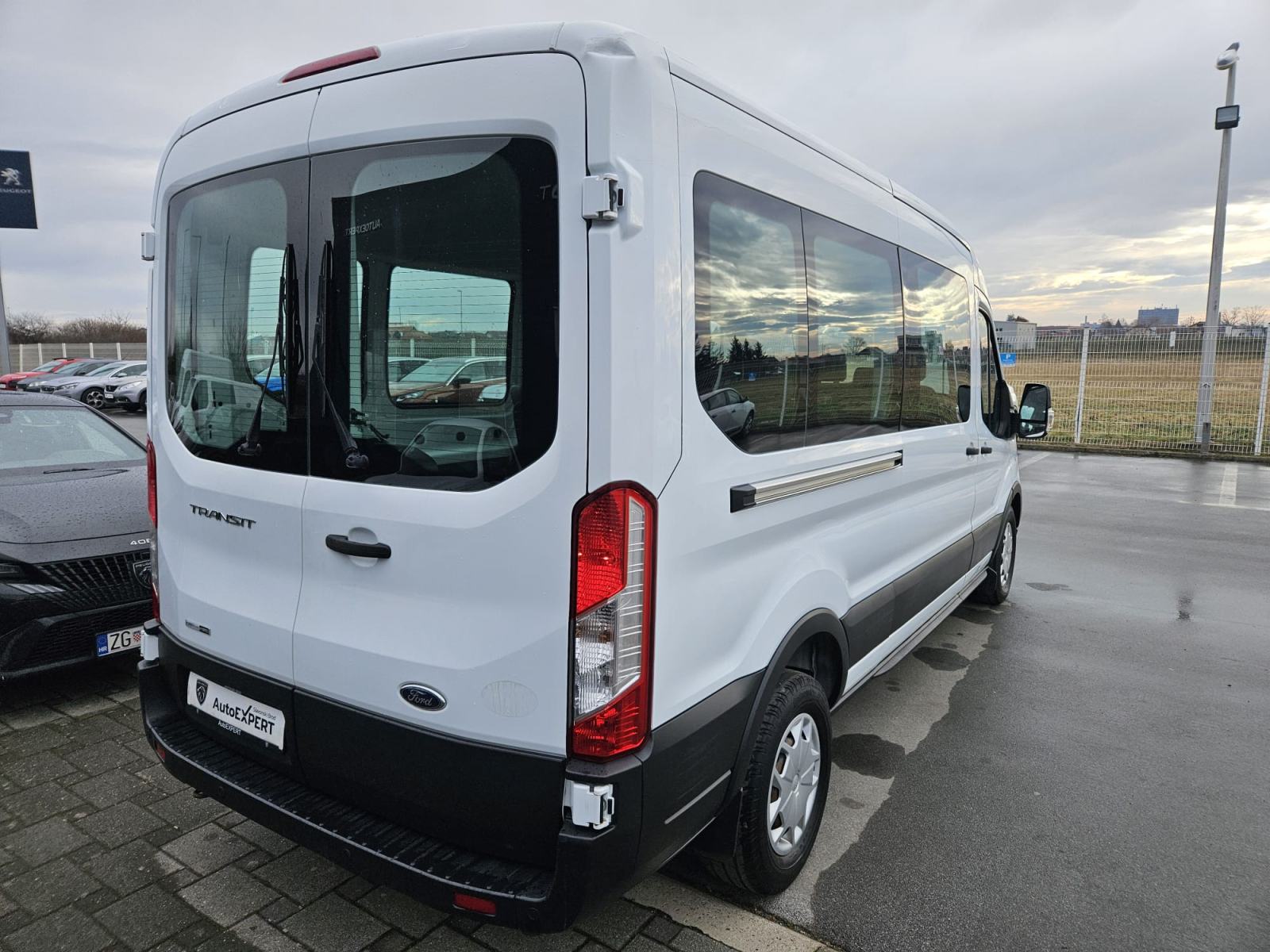 FORD TRANSIT 2,0 TDCi MHEV 130 KS, 9 SJEDALA,U PDV-u,ODLIČAN.PRILIKA, fotografija 9