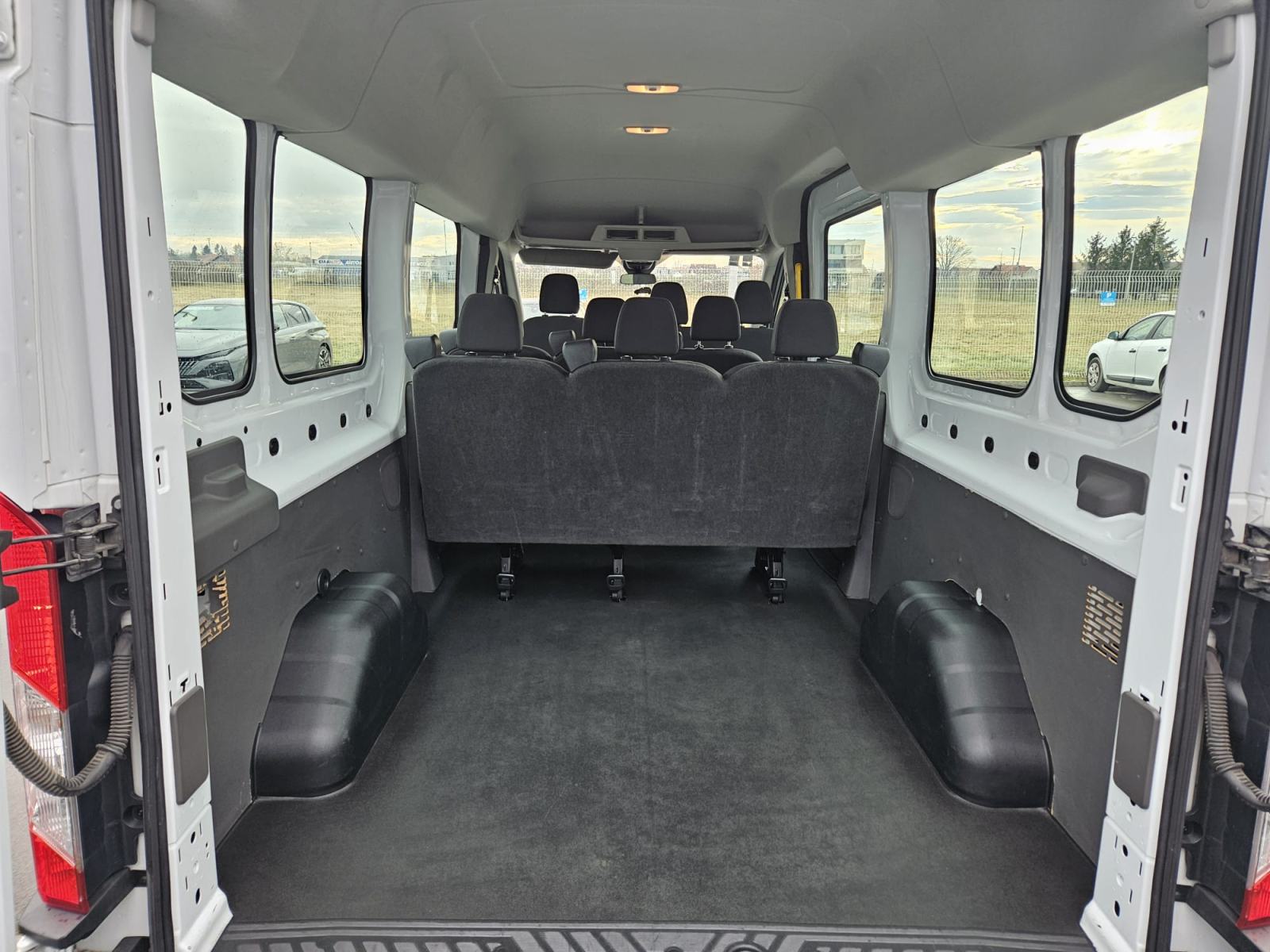 FORD TRANSIT 2,0 TDCi MHEV 130 KS, 9 SJEDALA,U PDV-u,ODLIČAN.PRILIKA, fotografija 8