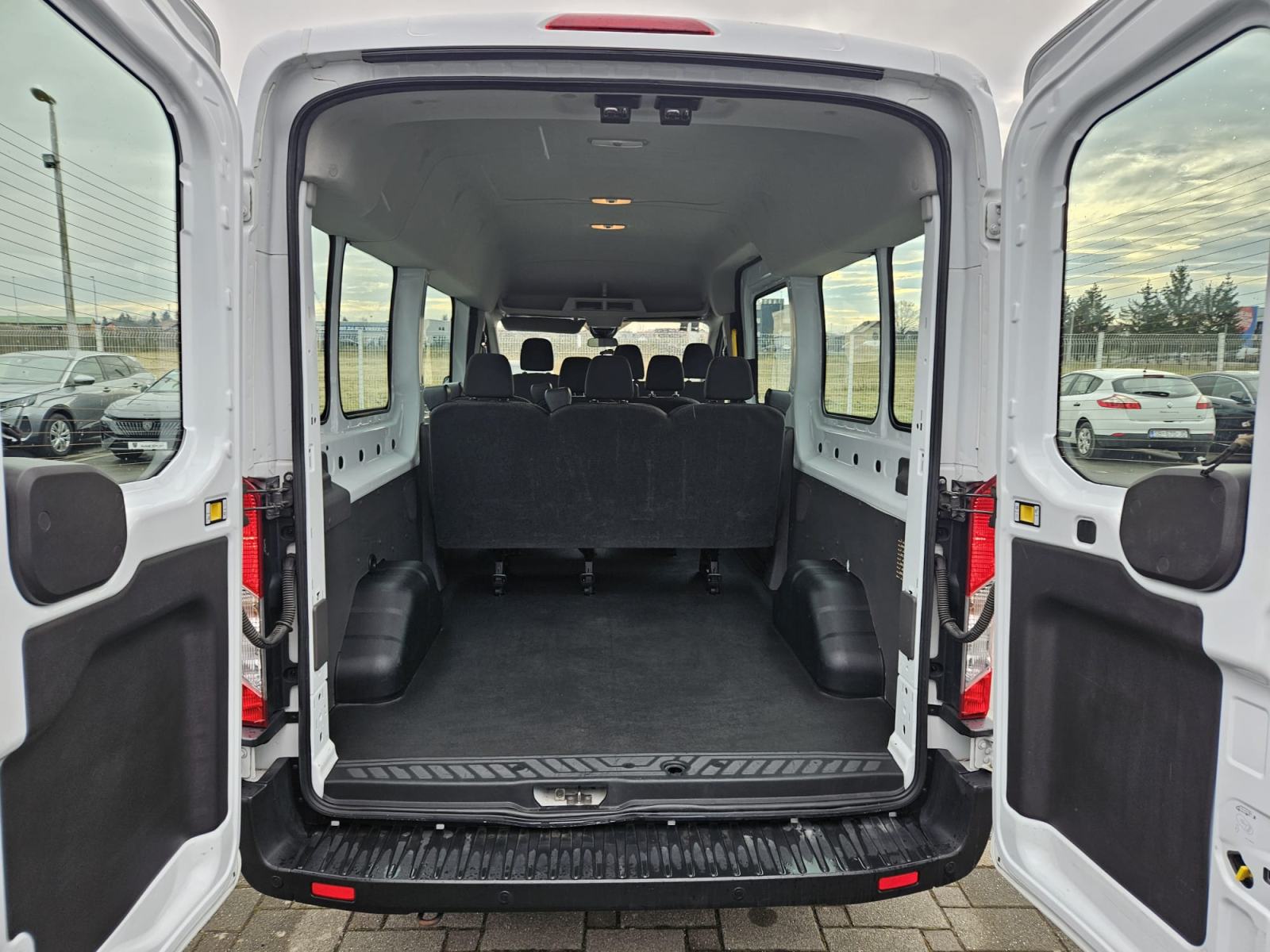 FORD TRANSIT 2,0 TDCi MHEV 130 KS, 9 SJEDALA,U PDV-u,ODLIČAN.PRILIKA, fotografija 7