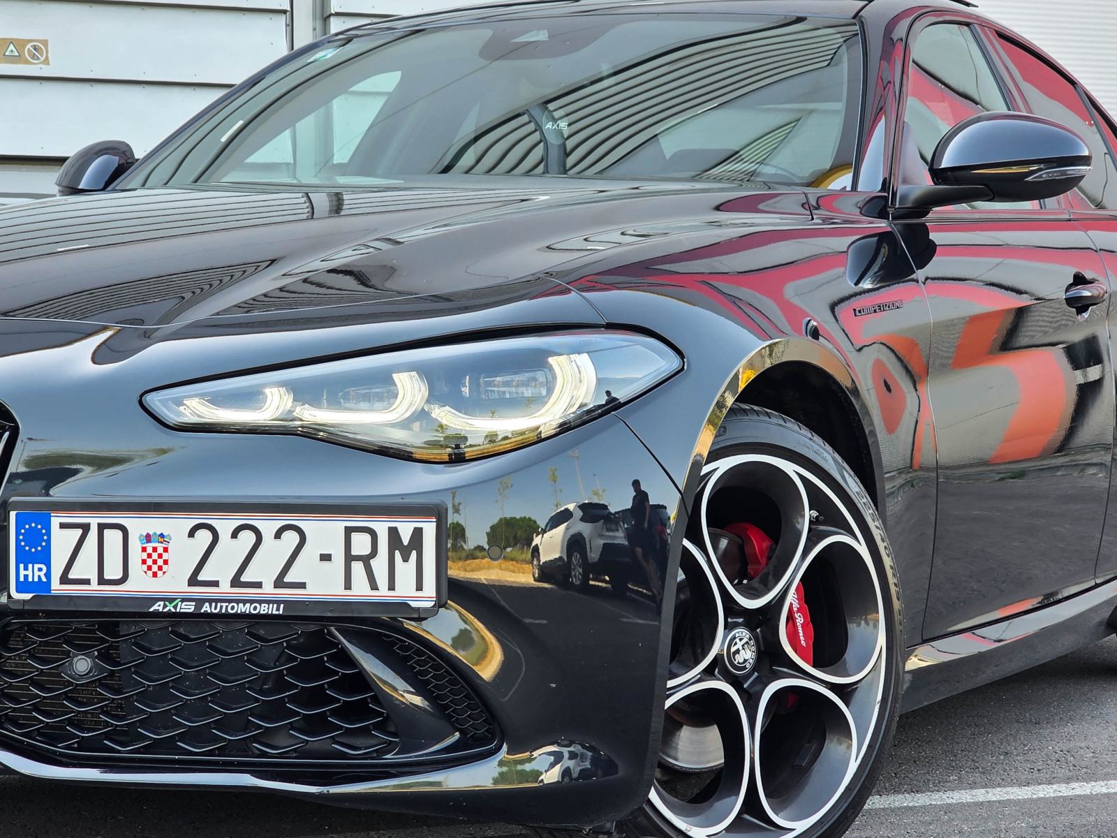 Giulia 2.0 Turbo Q4 Competizione |12/2023 |Pano |280 ks |H&K |JAMSTVO, fotografija 2
