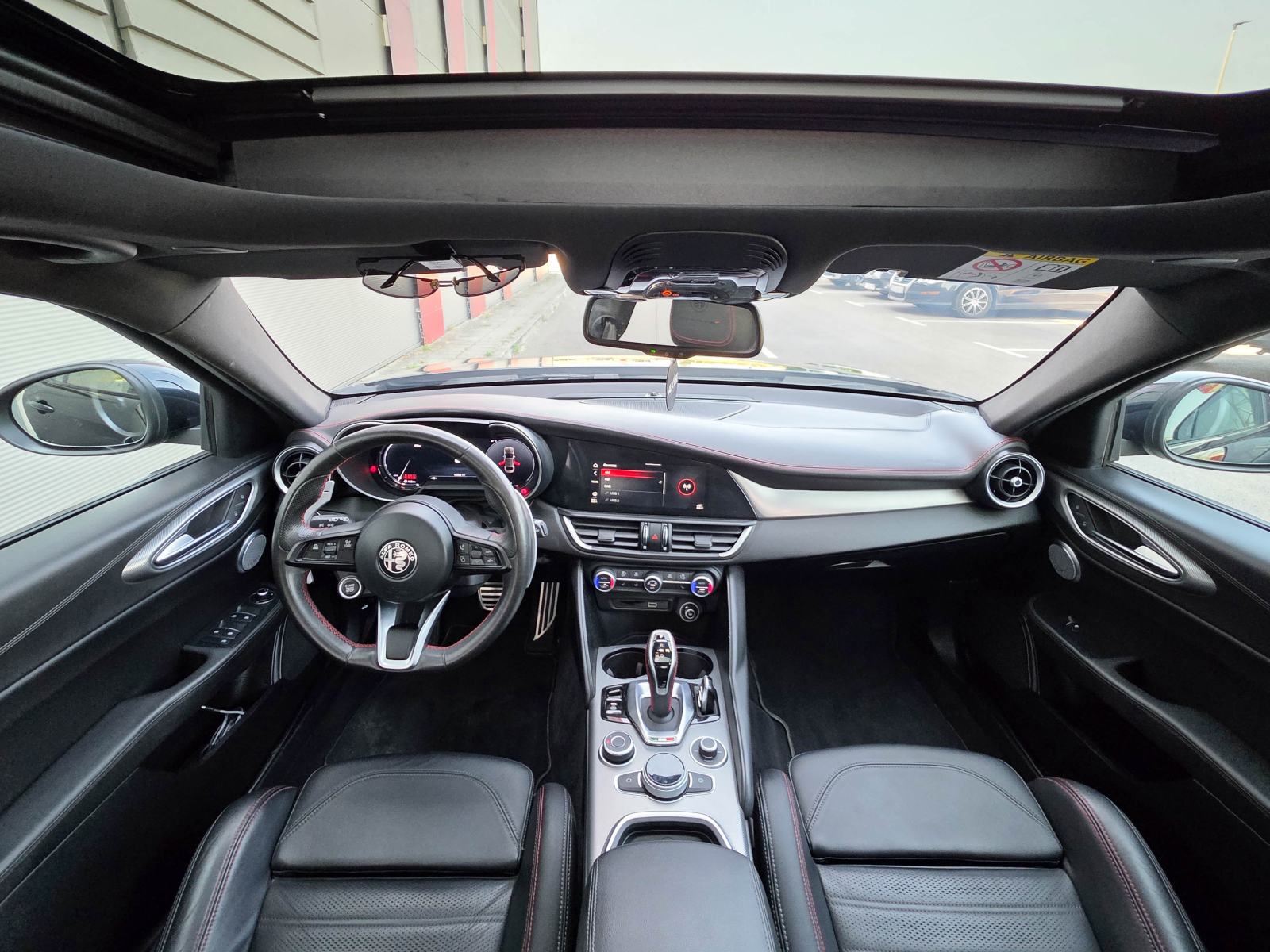 Giulia 2.0 Turbo Q4 Competizione |12/2023 |Pano |280 ks |H&K |JAMSTVO, fotografija 18