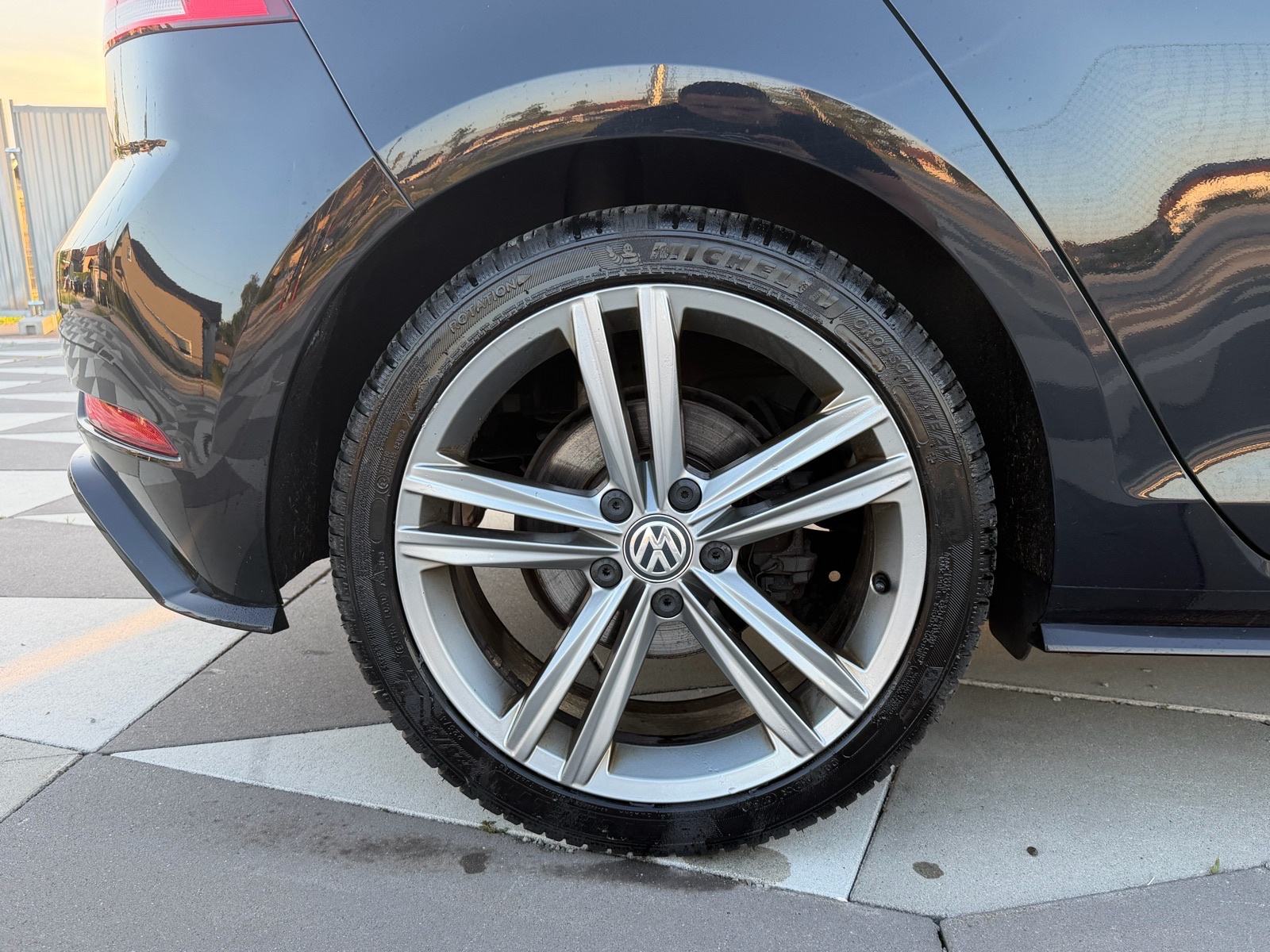 VW Golf 7.5 2.0 TDI R LINE - VIRTUAL, KAMERA, VELIKI + M SERVIS, RADAR, fotografija 8
