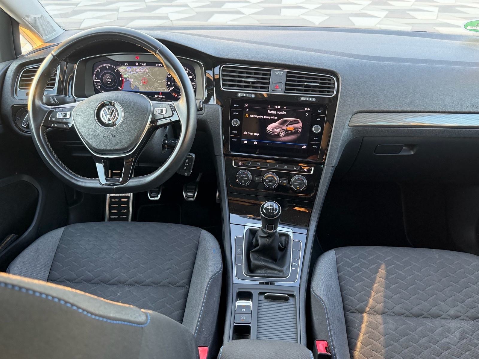 VW Golf 7.5 2.0 TDI R LINE - VIRTUAL, KAMERA, VELIKI + M SERVIS, RADAR, fotografija 10