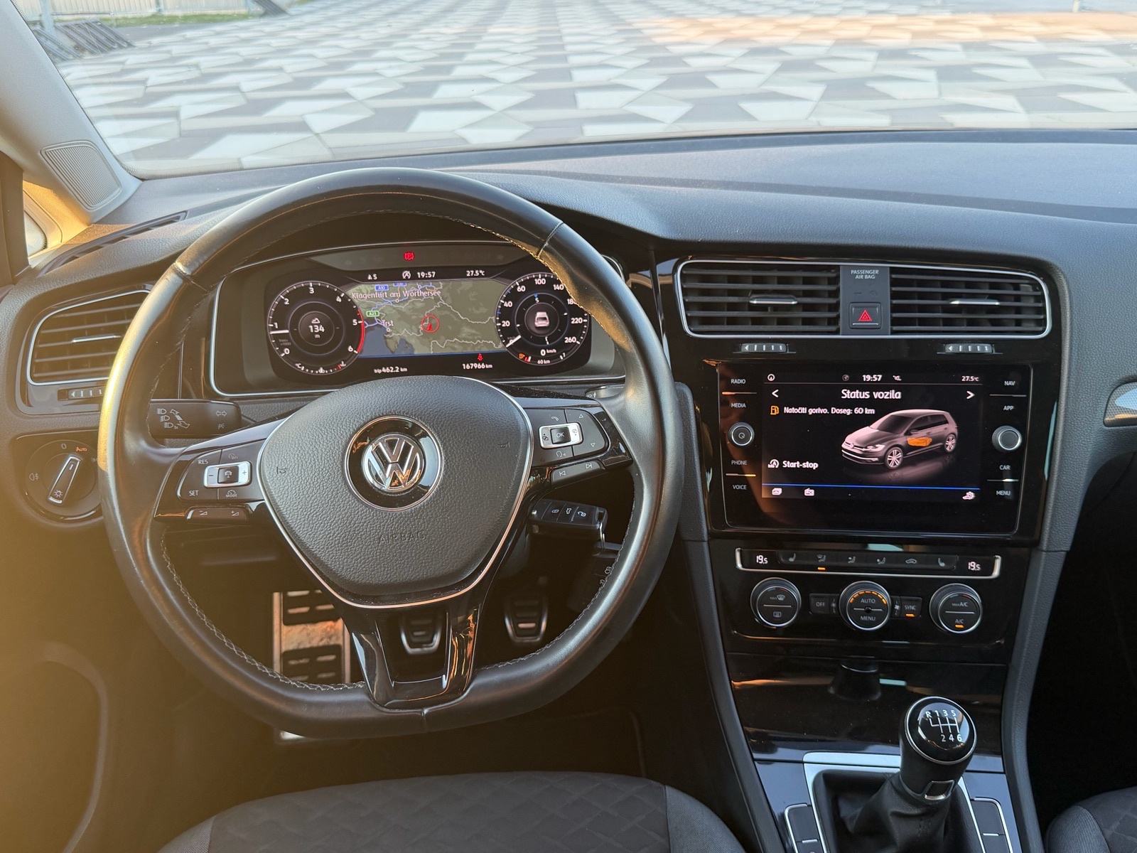 VW Golf 7.5 2.0 TDI R LINE - VIRTUAL, KAMERA, VELIKI + M SERVIS, RADAR, fotografija 11