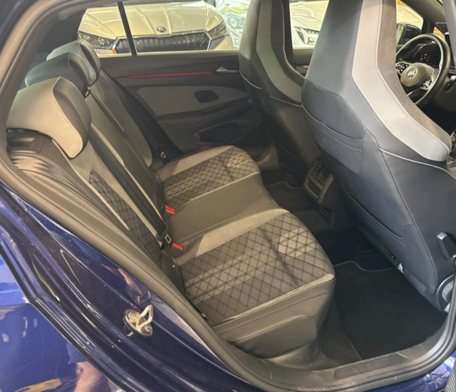Golf 8 1,5 TSI - 88.000 km❗️3 x R-Line❗️IQ.LIGHTS - H&K ● JAMSTVO, fotografija 8