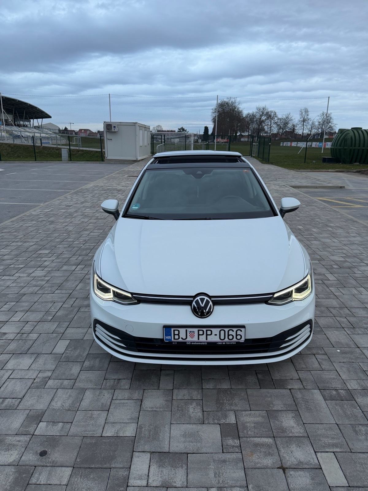 Golf 8 2022 Panorama 2.0tdi 150ks, IQ Lihts, Matrix-xeno-led., fotografija 4