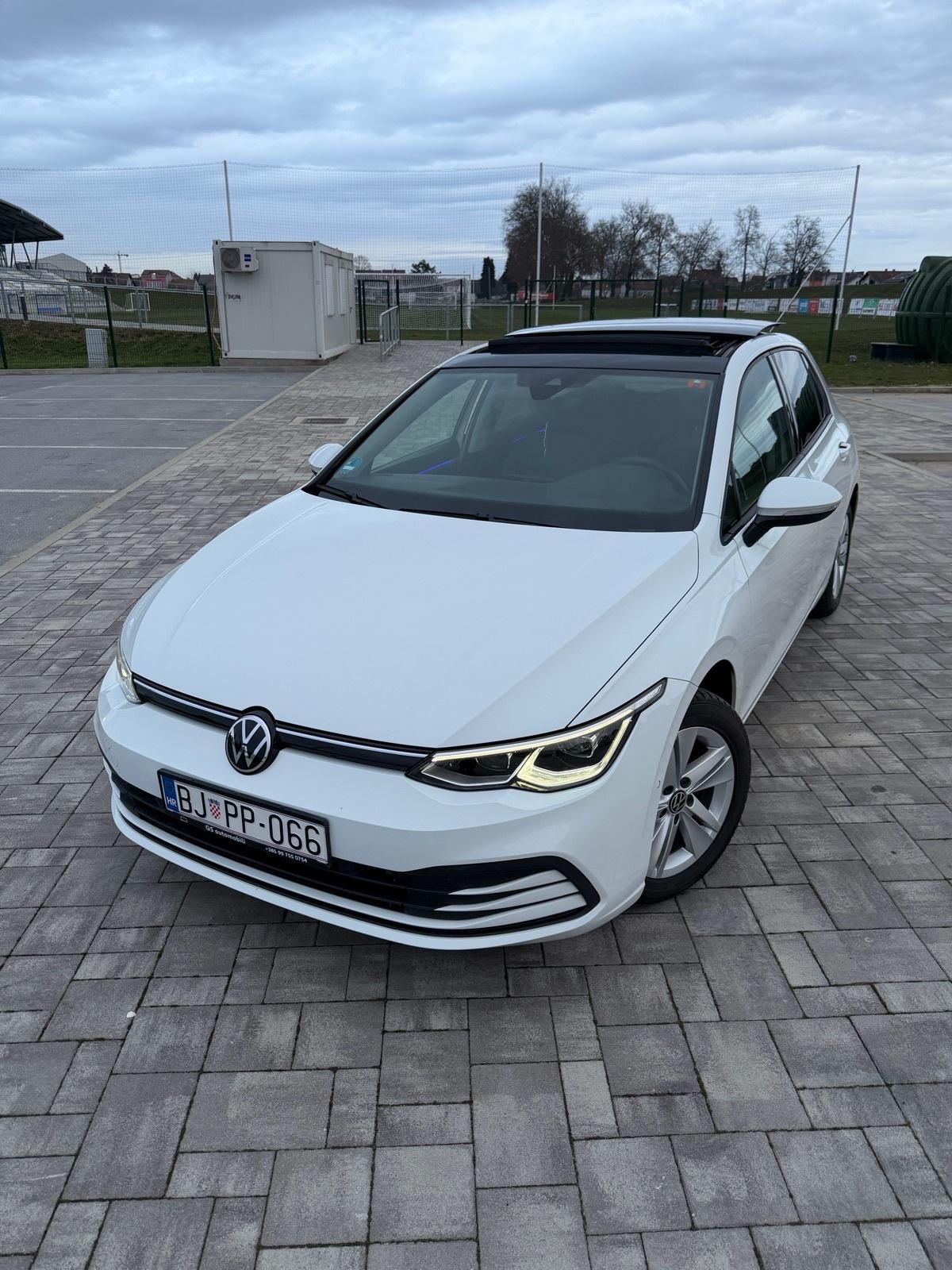 Golf 8 2022 Panorama 2.0tdi 150ks, IQ Lihts, Matrix-xeno-led., fotografija 5