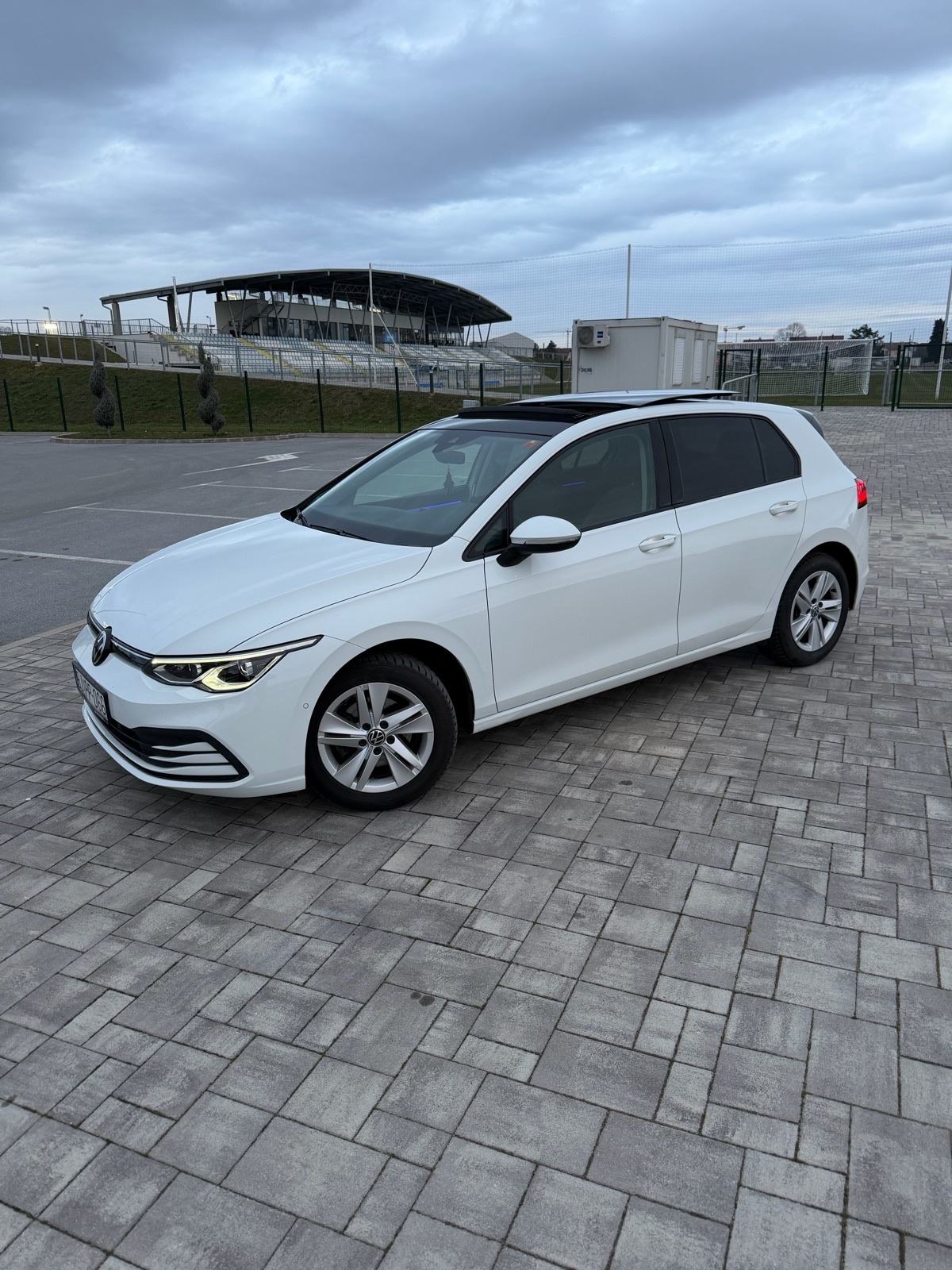 Golf 8 2022 Panorama 2.0tdi 150ks, IQ Lihts, Matrix-xeno-led., fotografija 6