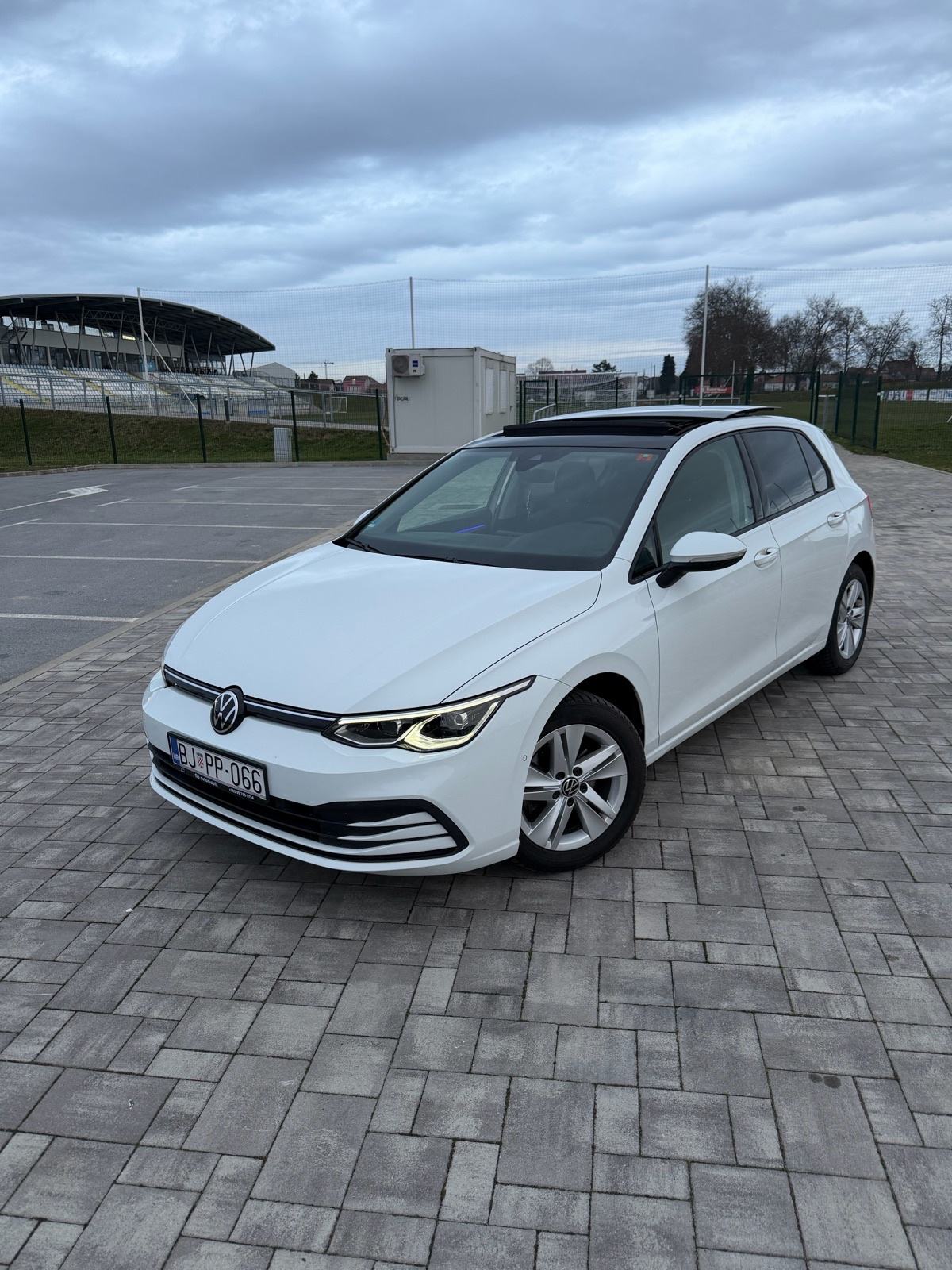 Golf 8 2022 Panorama 2.0tdi 150ks, IQ Lihts, Matrix-xeno-led., fotografija 7
