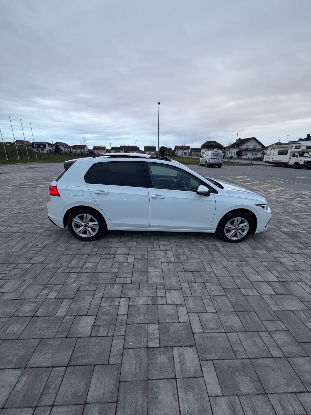 Golf 8 2022 Panorama 2.0tdi 150ks, IQ Lihts, Matrix-xeno-led., fotografija 8