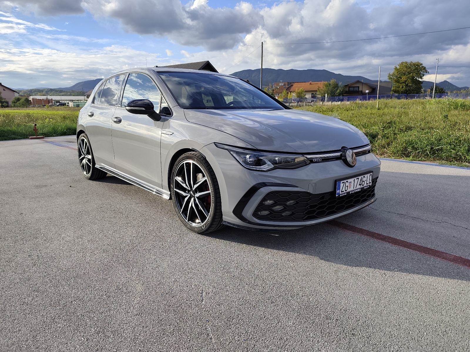 Golf 8 GTD 2.0 TDI '23.god Matrix Panorama DSG 19" Keyless Harman kard, pogled izvana - slika 1