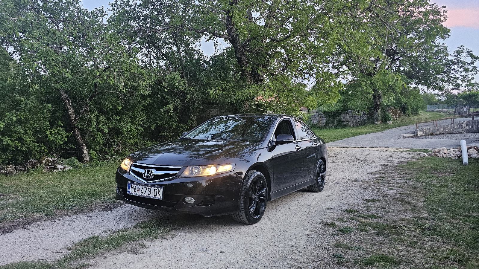 Honda Accord 2,0 i, fotografija 2