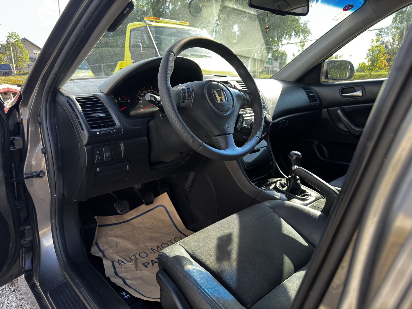 Honda Accord 2,2, 1 vlasnik, HR auto, servisna knjiga, fotografija 9