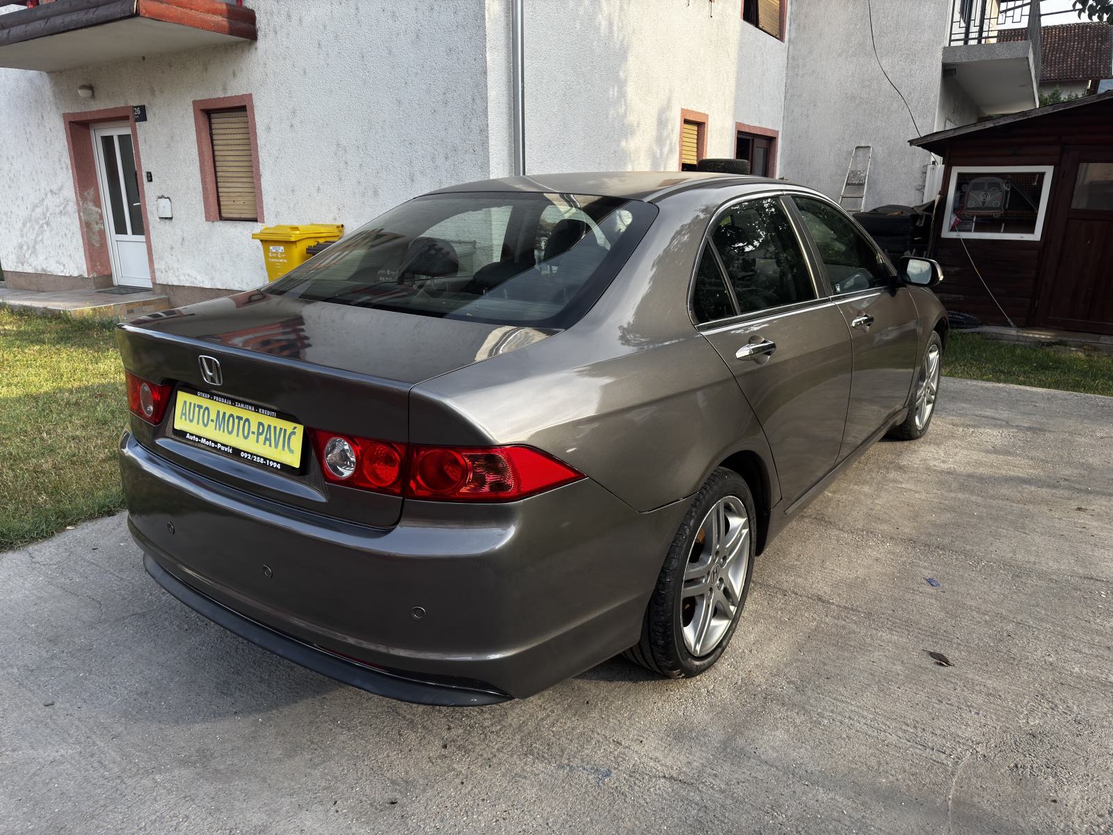 Honda Accord 2,2, 1 vlasnik, HR auto, servisna knjiga, fotografija 4