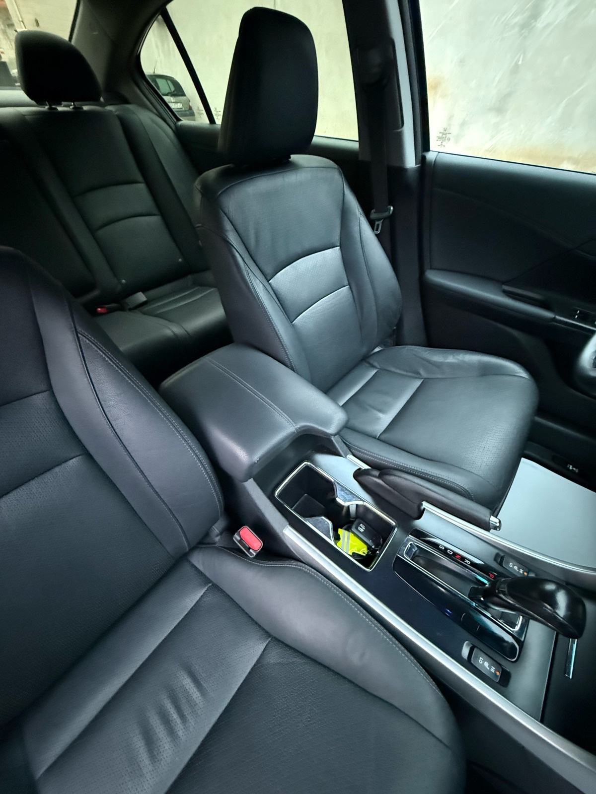 Honda Accord 2,4 automatik, fotografija 15
