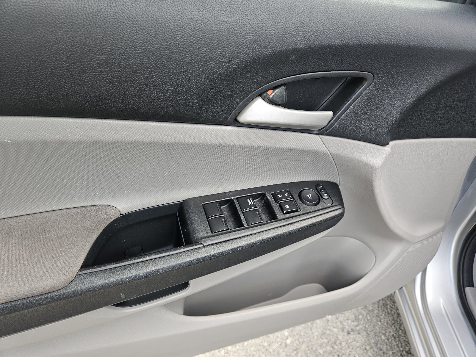 Honda Accord 2,4 automatik, fotografija 8