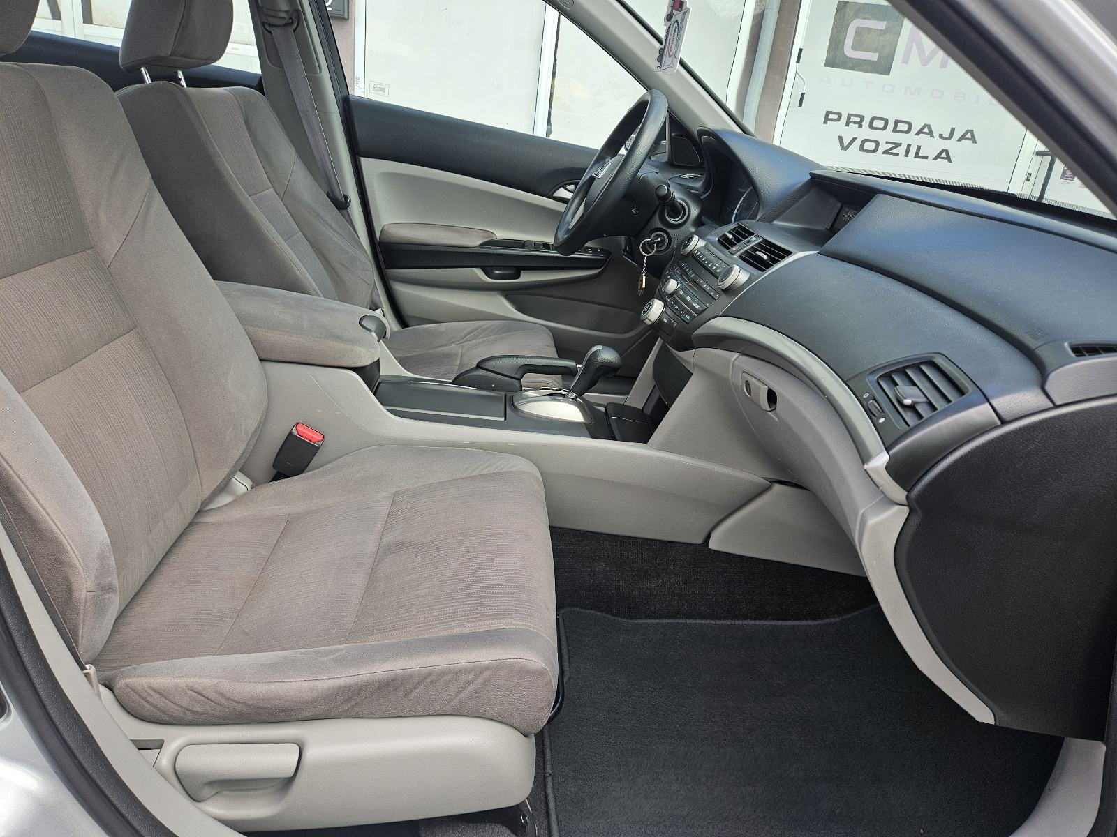 Honda Accord 2,4 automatik, fotografija 14