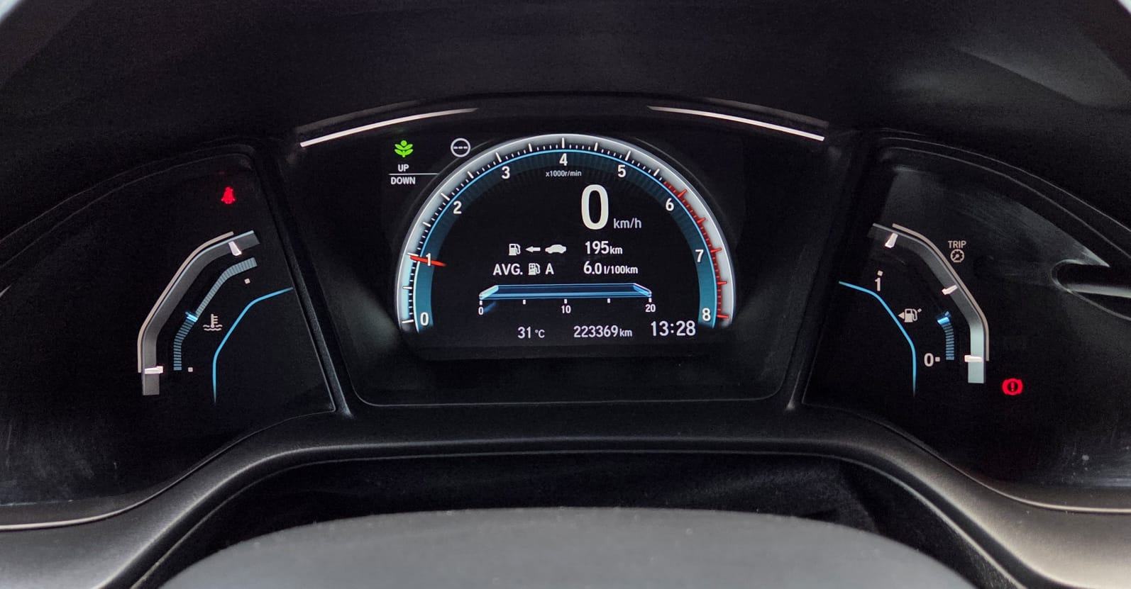 Honda Civic 1,0T Comfort*HR.VOZILO*REG DO:02/2027*, fotografija 17