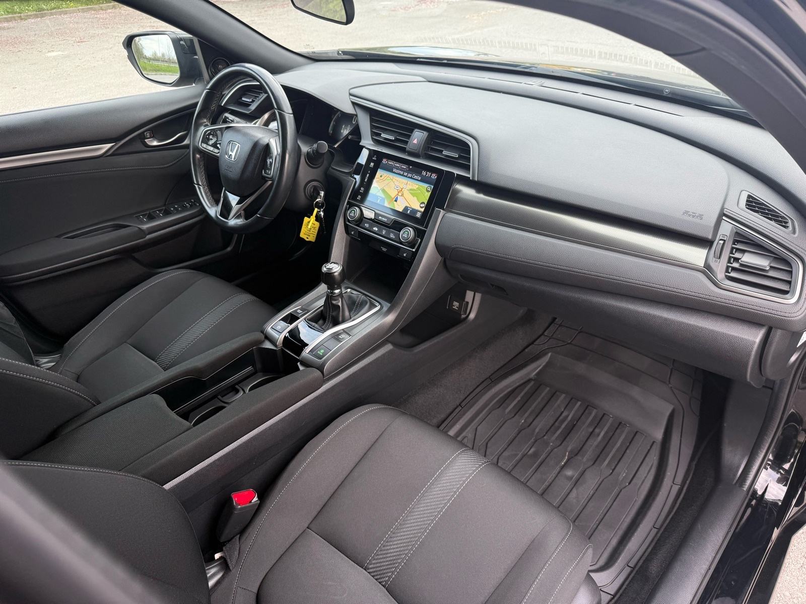 Honda Civic 1,0T LEASING BEZ UČEŠĆA, VELIKI SERVIS, NAVI, 1VL,SERVISNA, fotografija 19