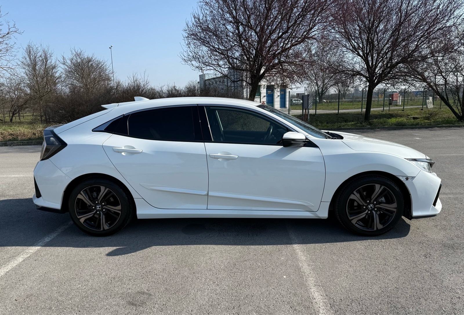 Honda Civic 1,0T AUTOMATIK, NAV, SERVISNA, LEASING RATA 303€,REG:03/27, fotografija 9