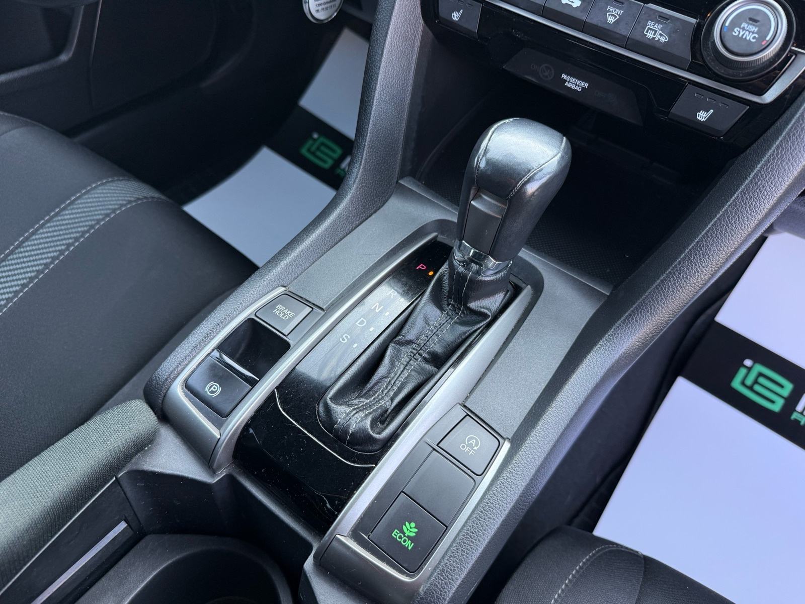 Honda Civic 1,0T AUTOMATIK, NAV, SERVISNA, LEASING RATA 303€,REG:03/27, fotografija 17