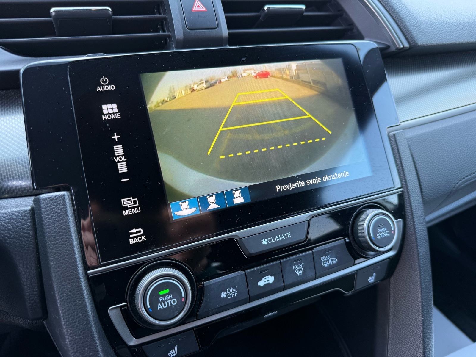 Honda Civic 1,0T AUTOMATIK, NAV, SERVISNA, LEASING RATA 303€,REG:03/27, fotografija 18
