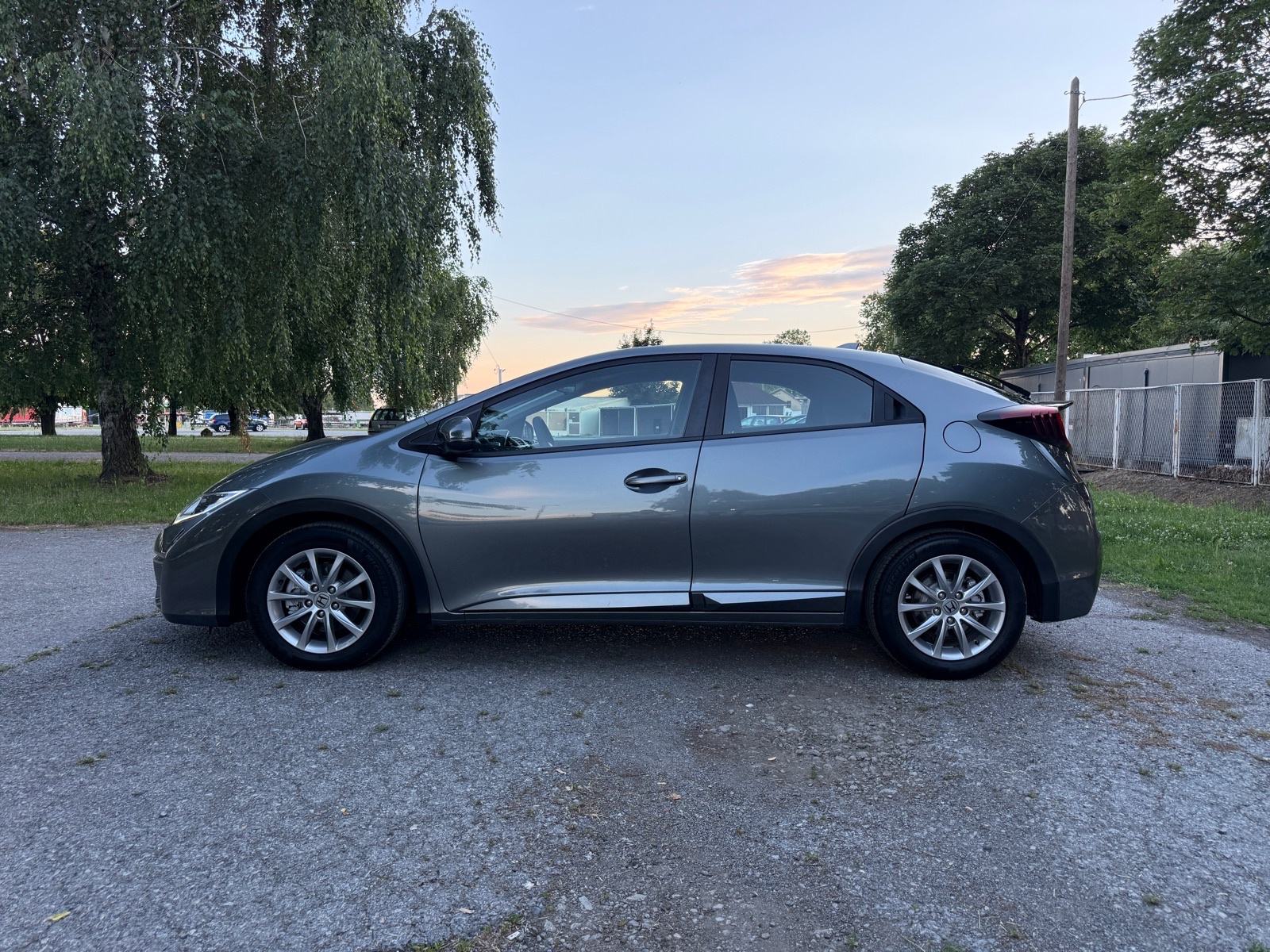 Honda Civic 1,6-LED-GR.SJEDALA-AUT. KLIMA-TEMPOMAT-100 000 km, fotografija 2