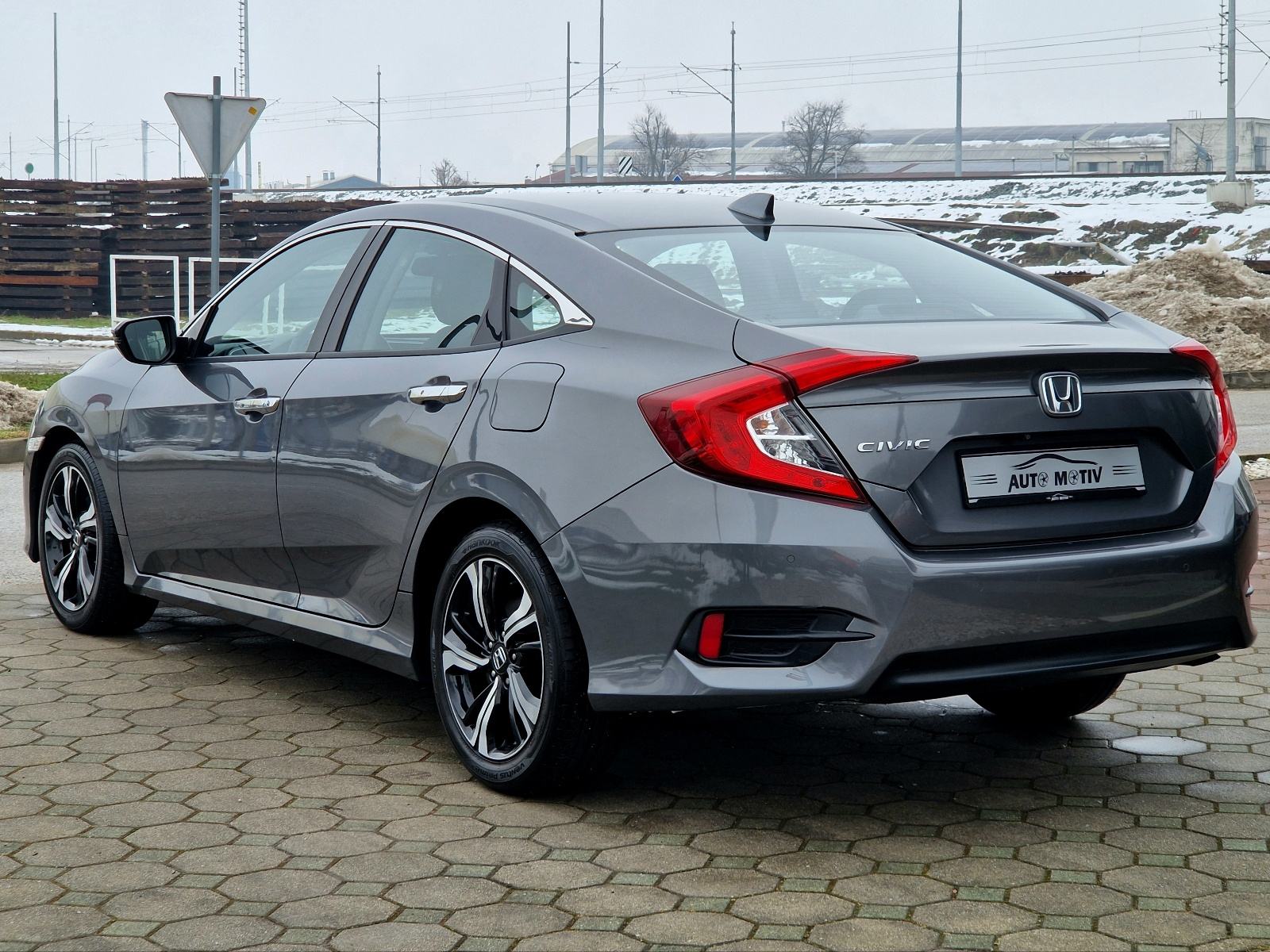 HONDA CIVIC 1.6i-DTEC ELEGANCE - 1.VLASNIK-SERVISNA KNJIGA-TOP STANJE, fotografija 8