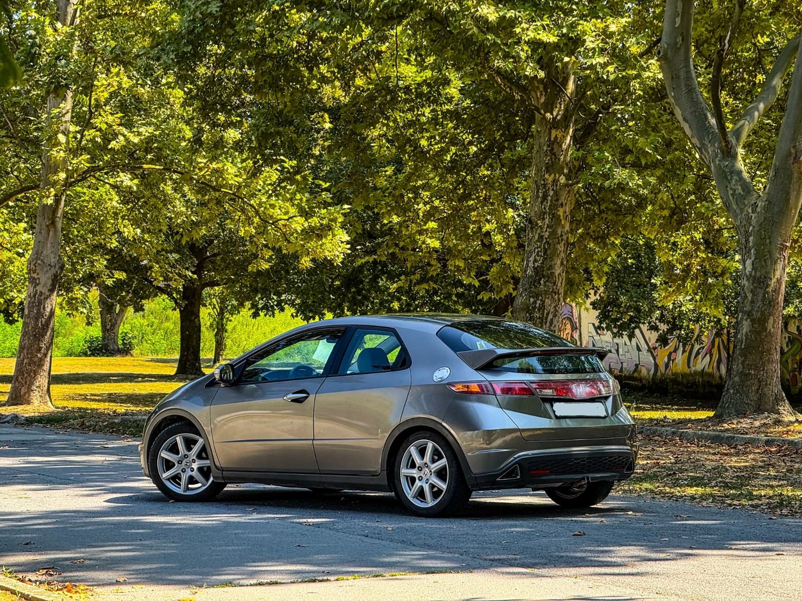 Honda Civic 1.8 plin reg 8/2027, fotografija 4