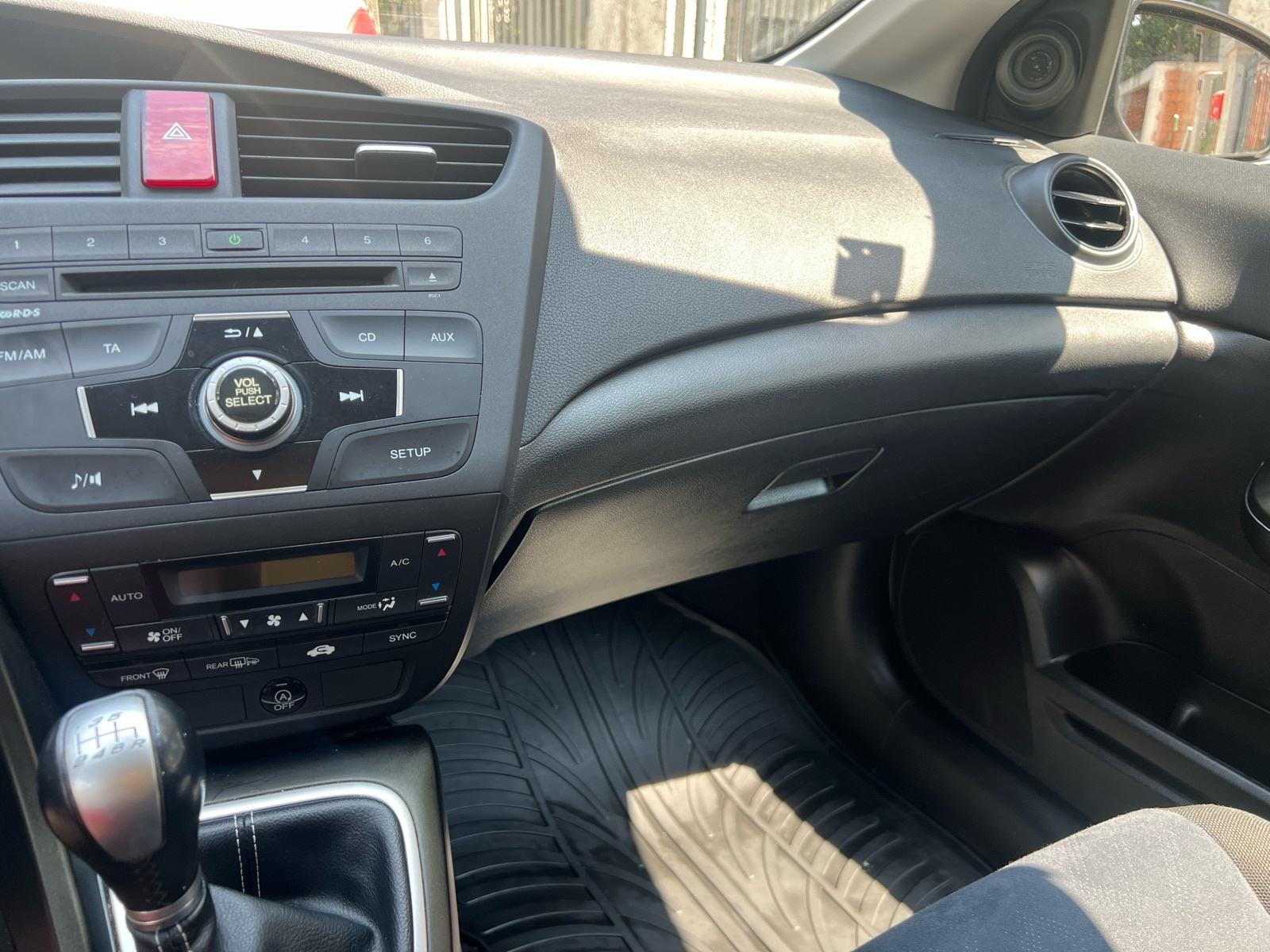 Honda Civic 1,8 Sport - 2012. 133k km benzinac ručni - Zagreb, fotografija 7