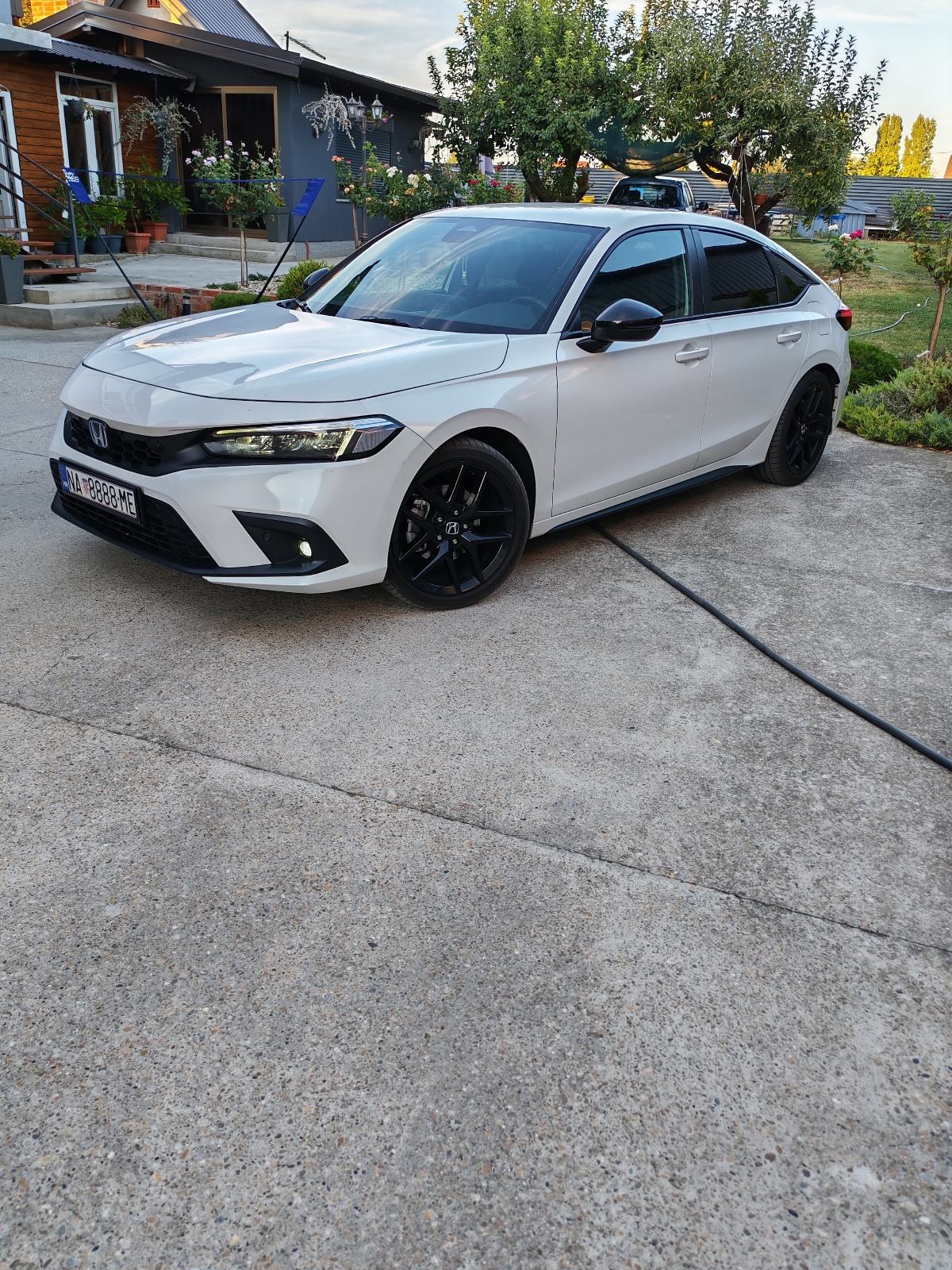 Honda Civic 2.0 eHEV hybrid, pogled izvana - slika 1