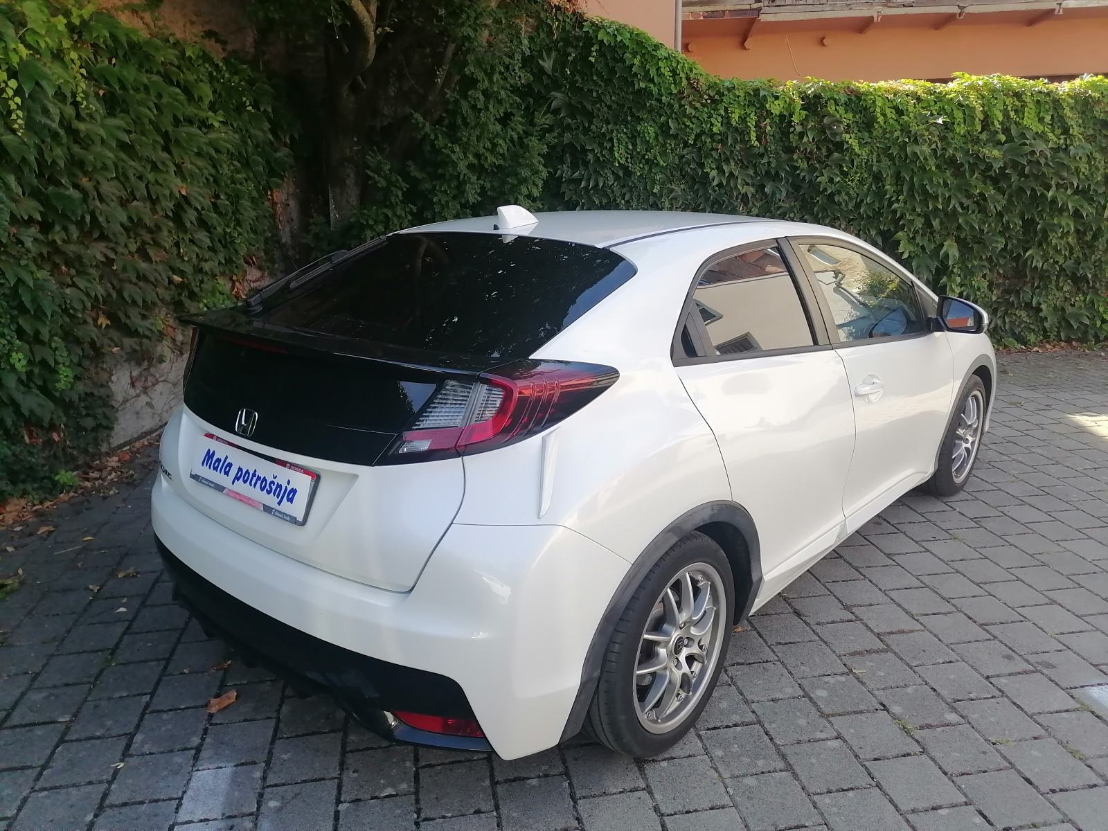 Honda Civic I-DTEC, fotografija 2