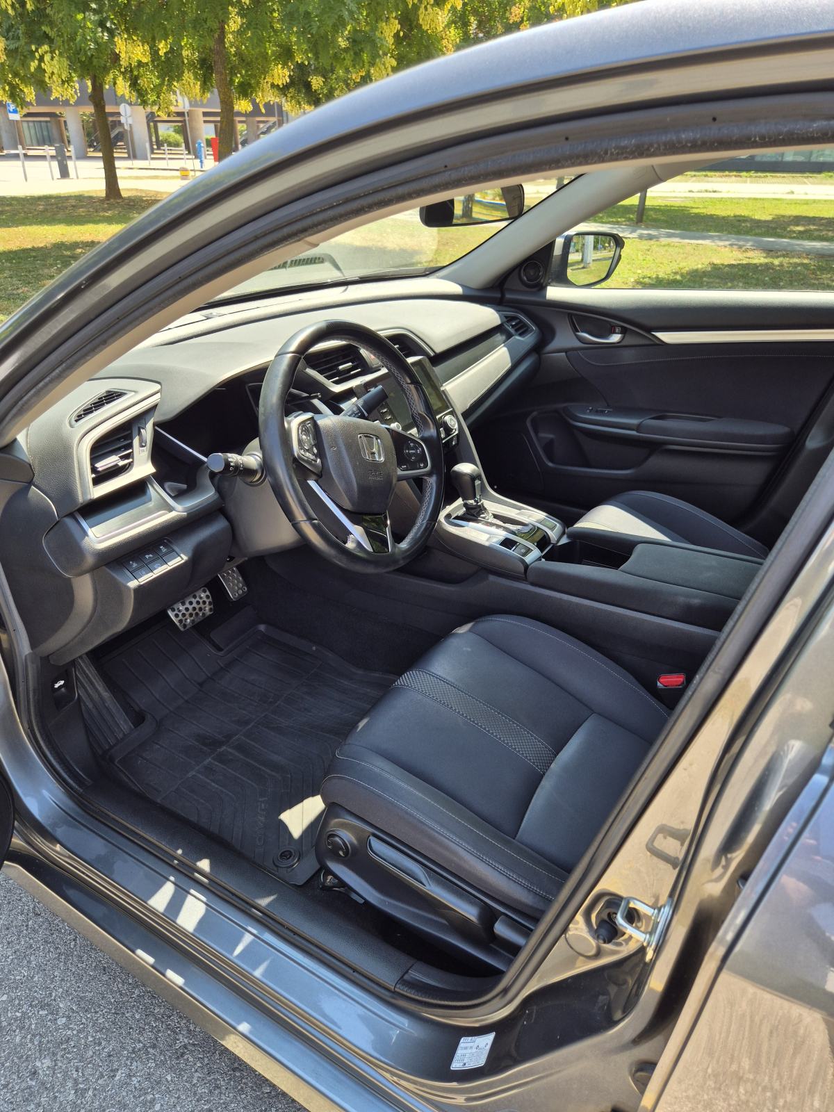Honda Civic Sedan 1.5 VTEC Turbo, fotografija 2
