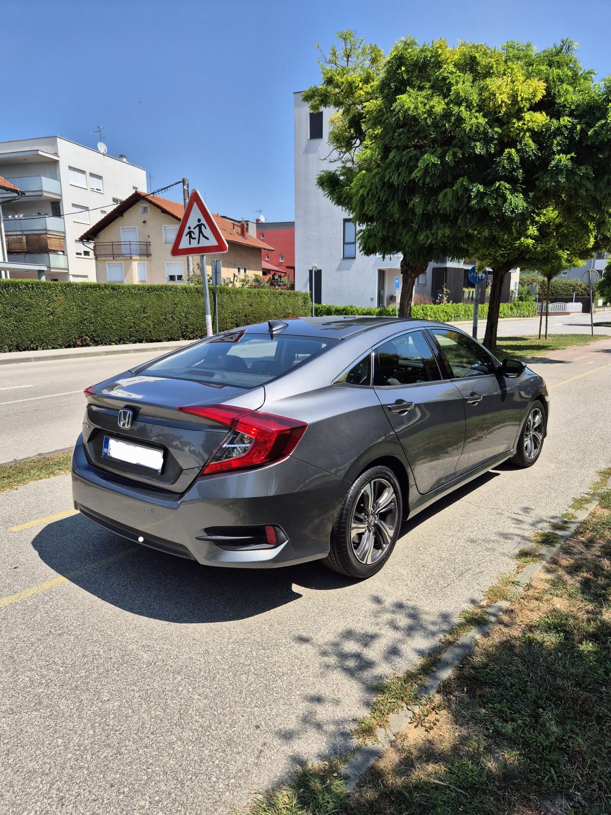 Honda Civic Sedan 1.5 VTEC Turbo, fotografija 6