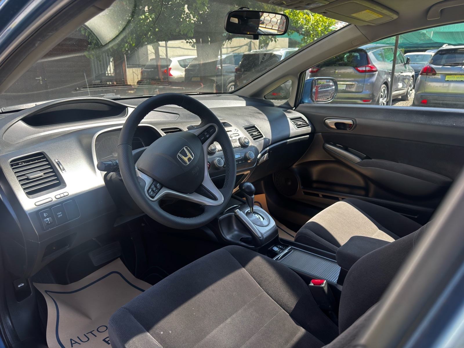 Honda Civic Sedan 1.8i automatik, fotografija 8